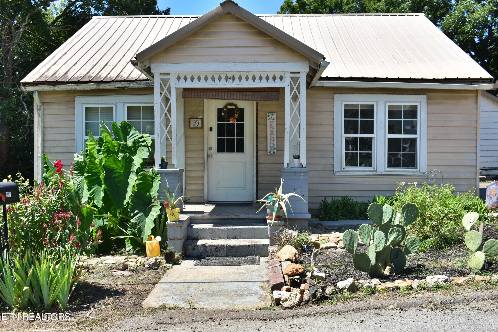 1512 Adams St Property Photo 1