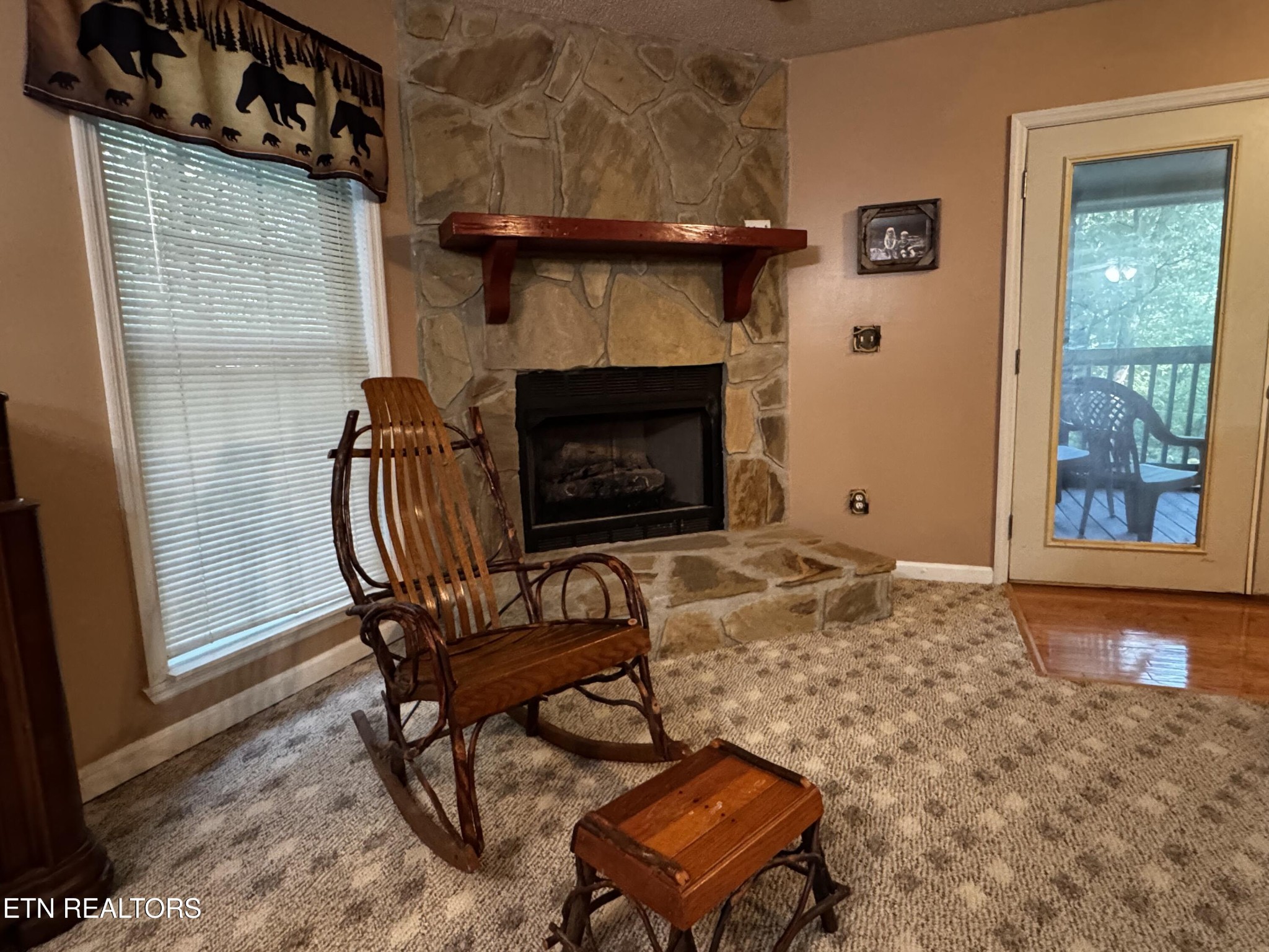 530 Parton Drive Property Photo 11