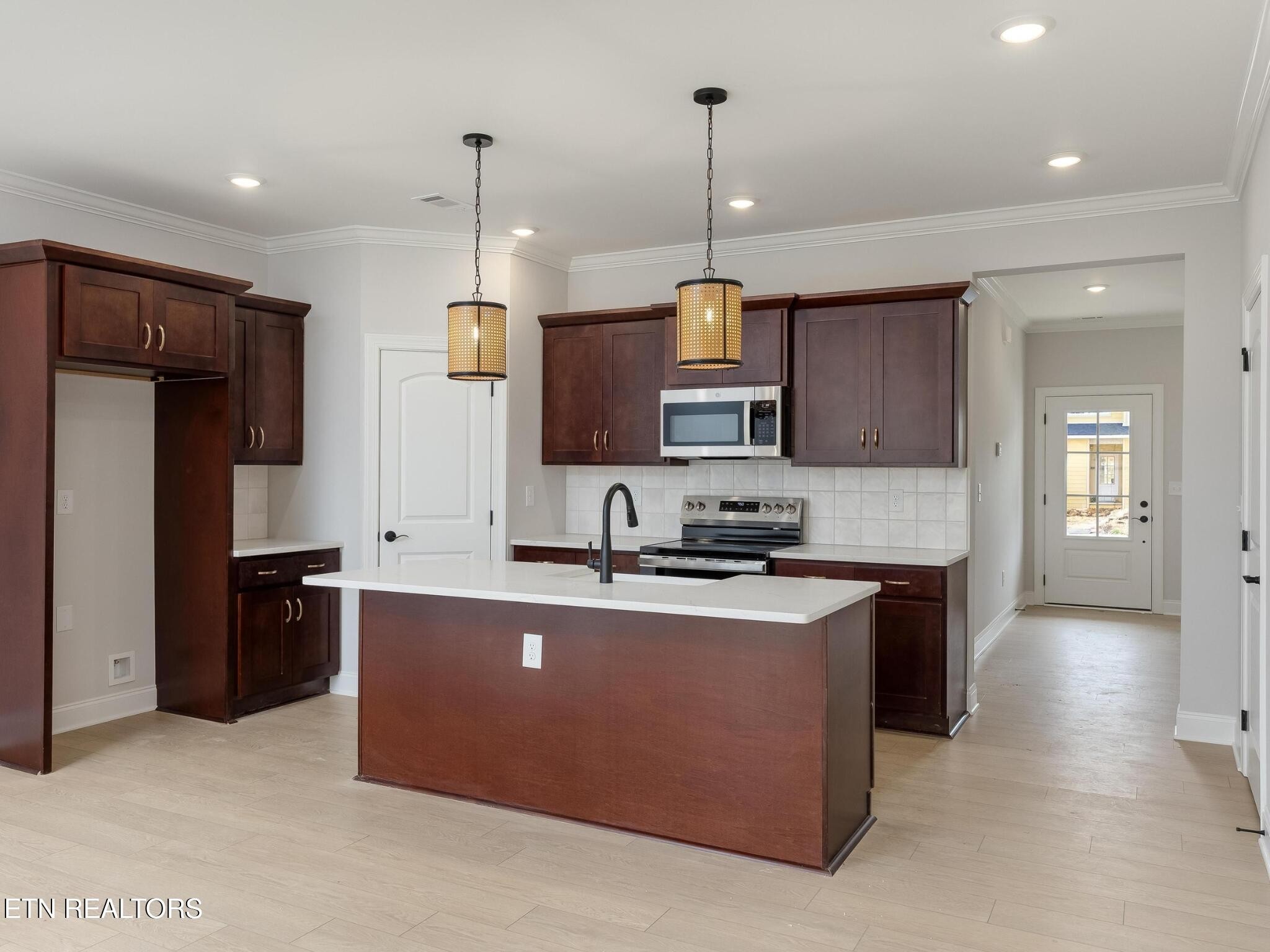 7361 Sun Blossom Lane Property Photo 5