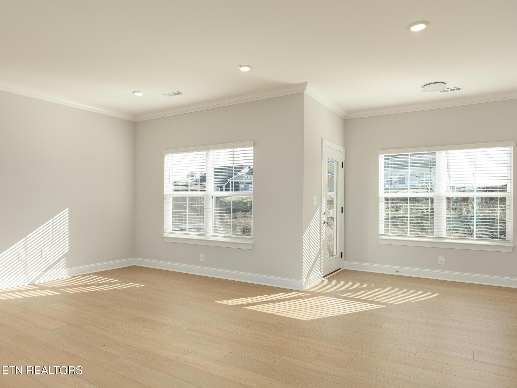 7361 Sun Blossom Lane Property Photo 9