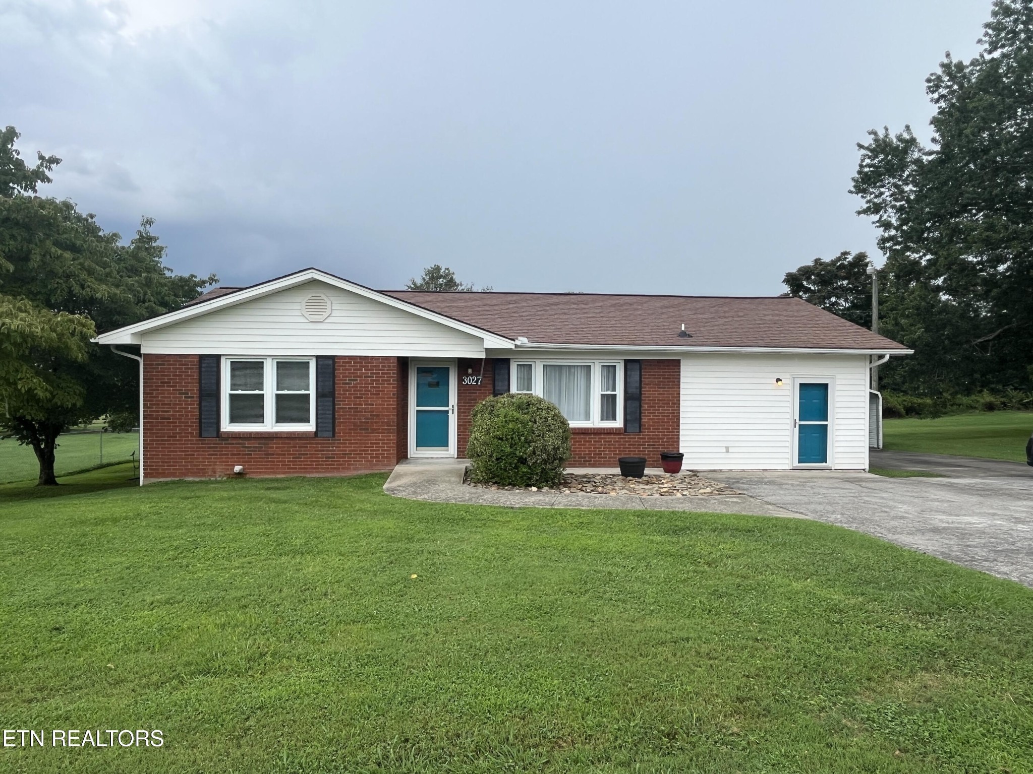 3027 Jane St Property Photo 1