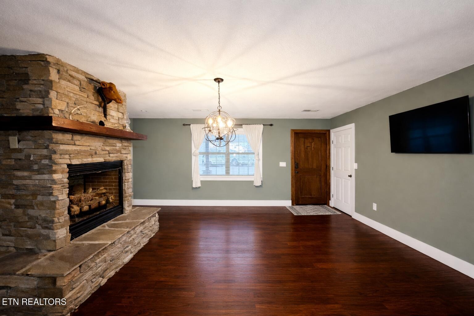 3136 Easy St Property Photo 11