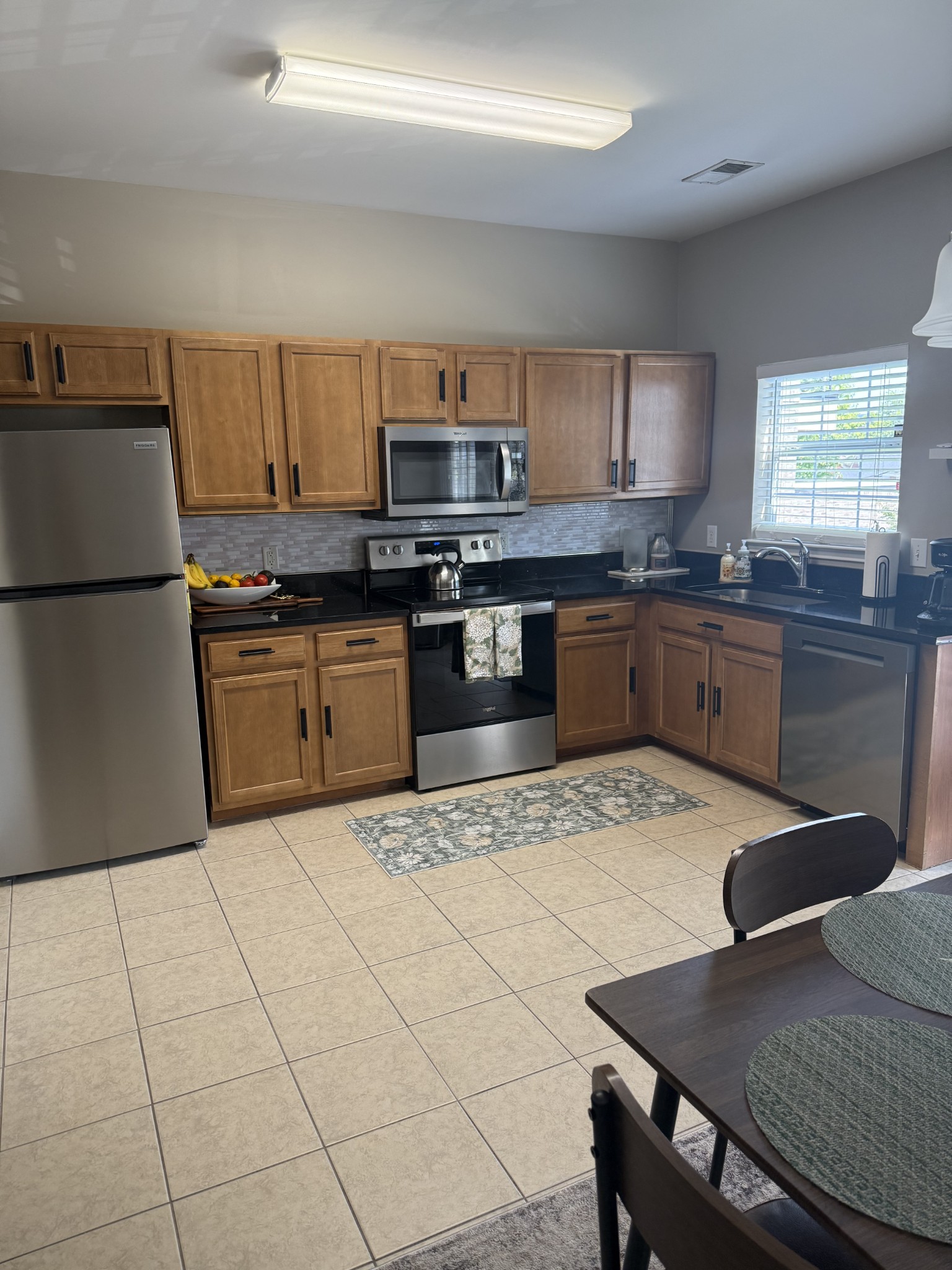 3211 Long Blvd Property Photo 3