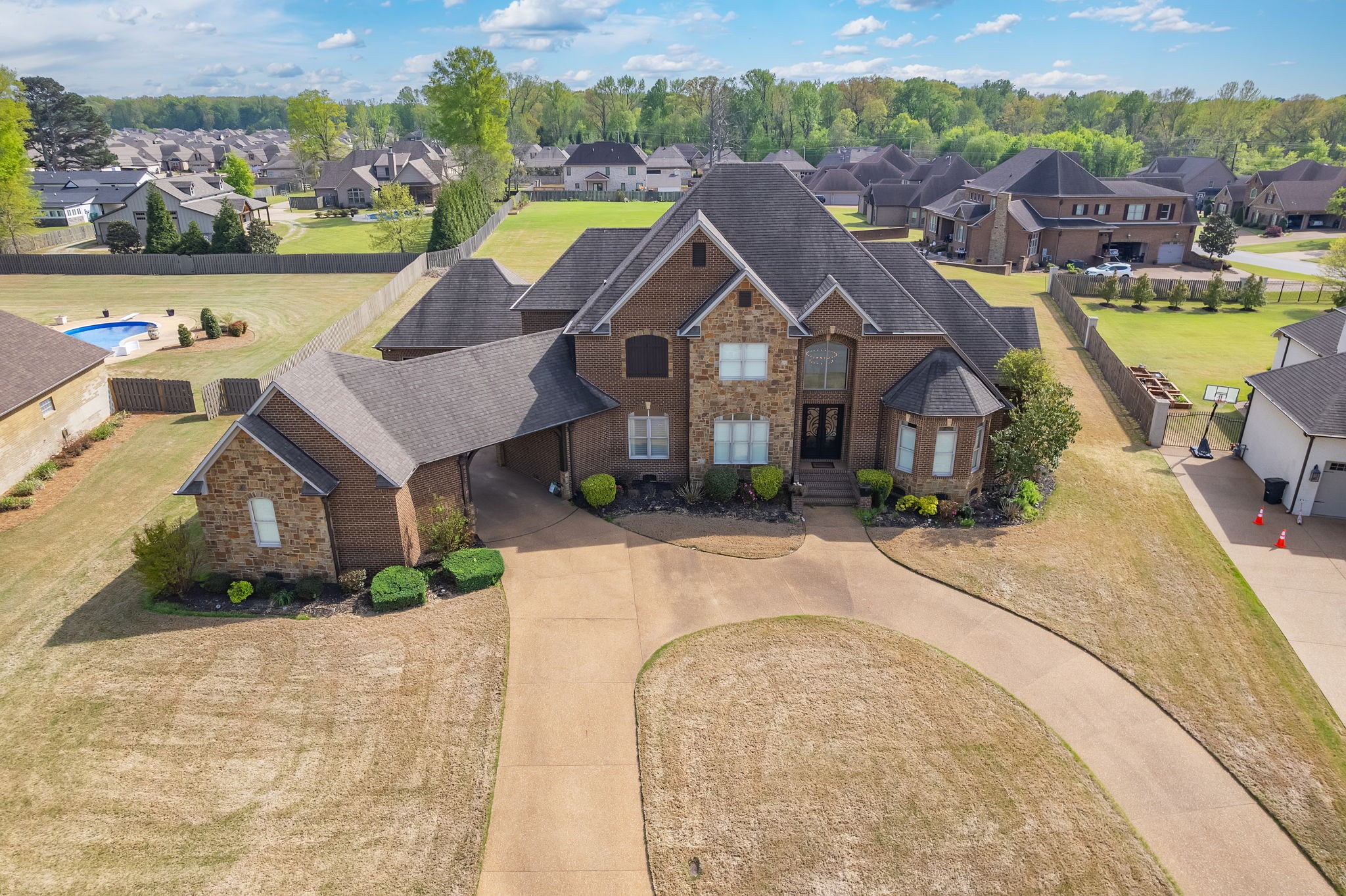 22 Arbor Ridge Cv