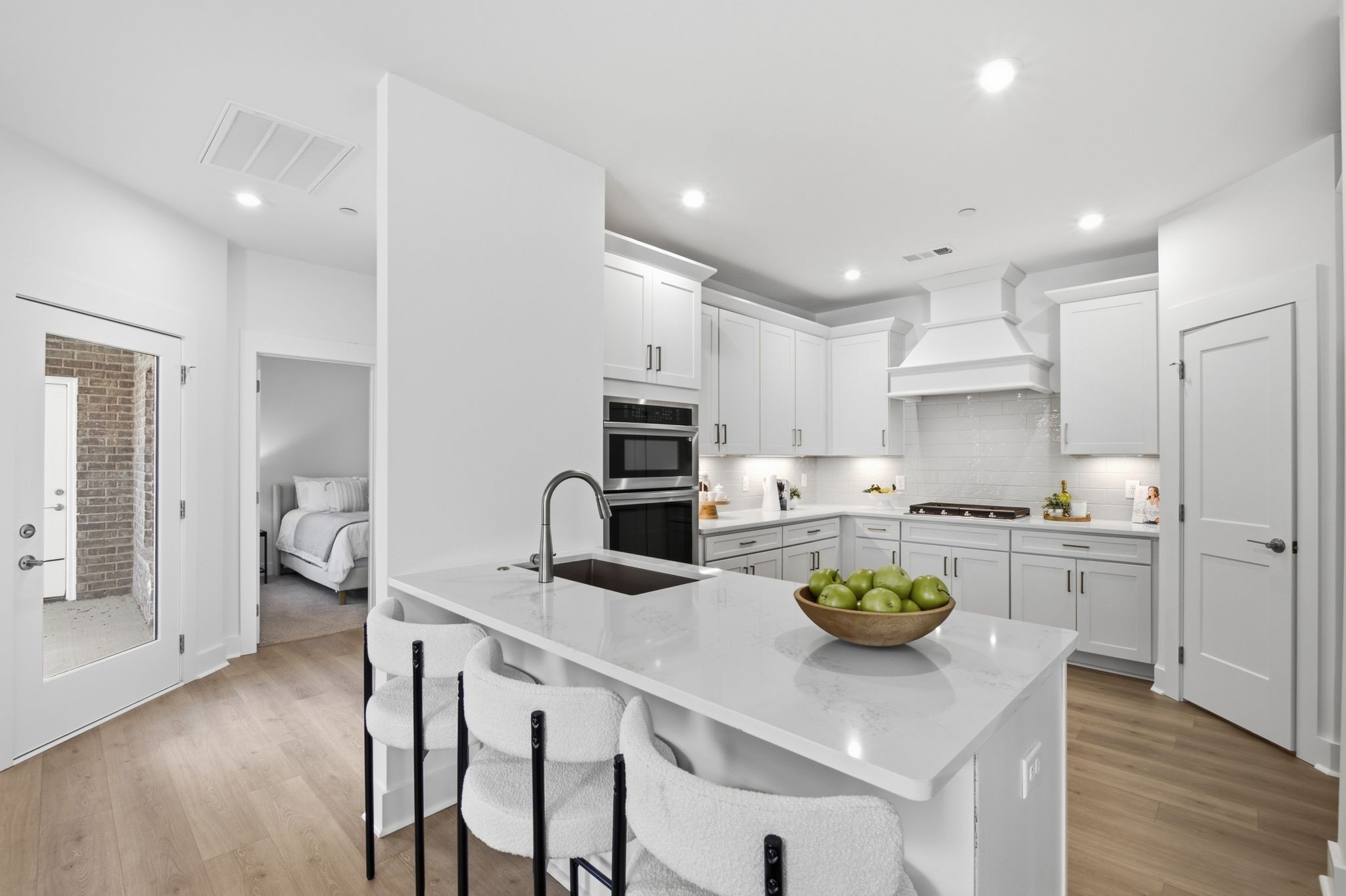 728 Coburg Street Property Photo 1