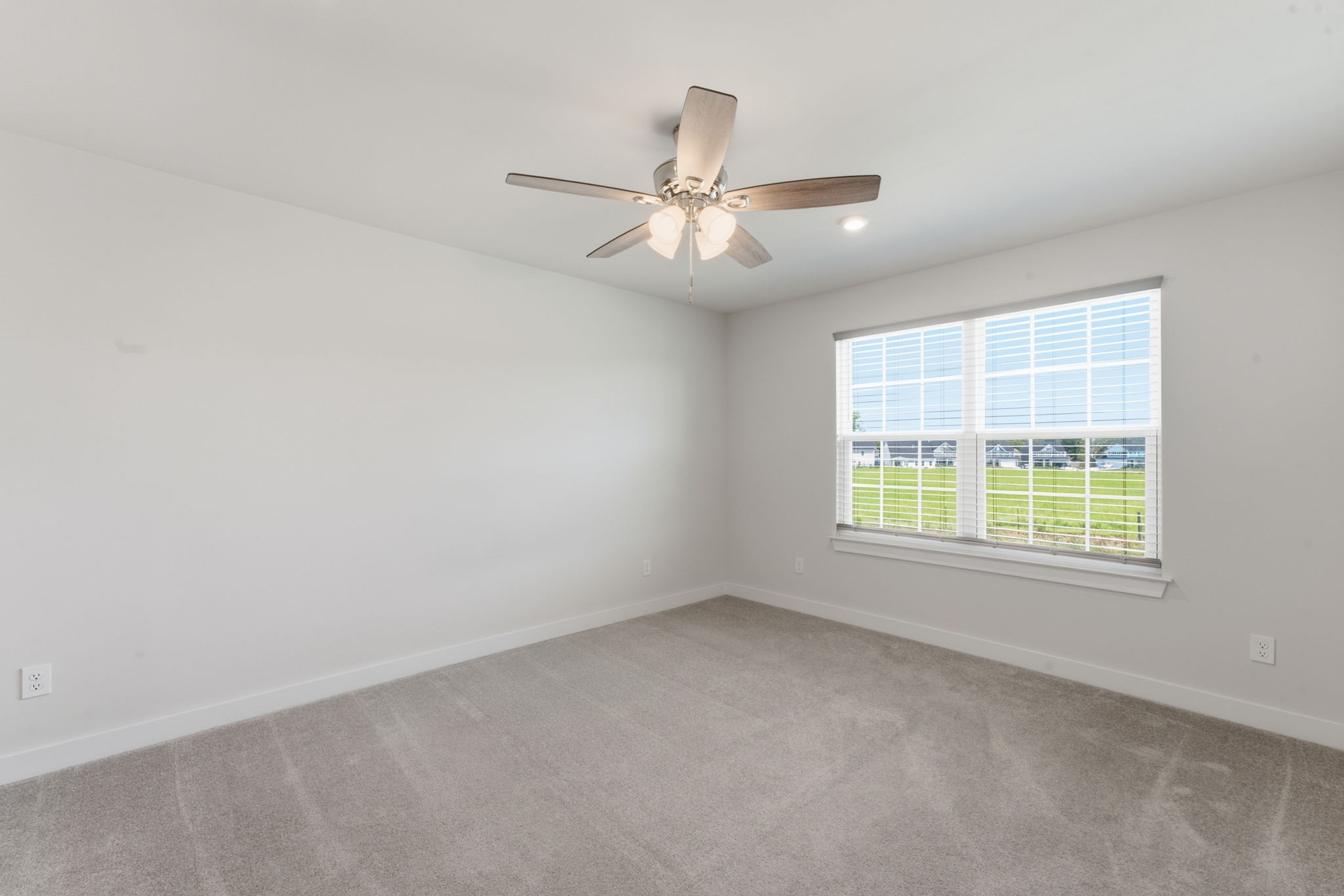 6542 Outlook Dr Property Photo 27