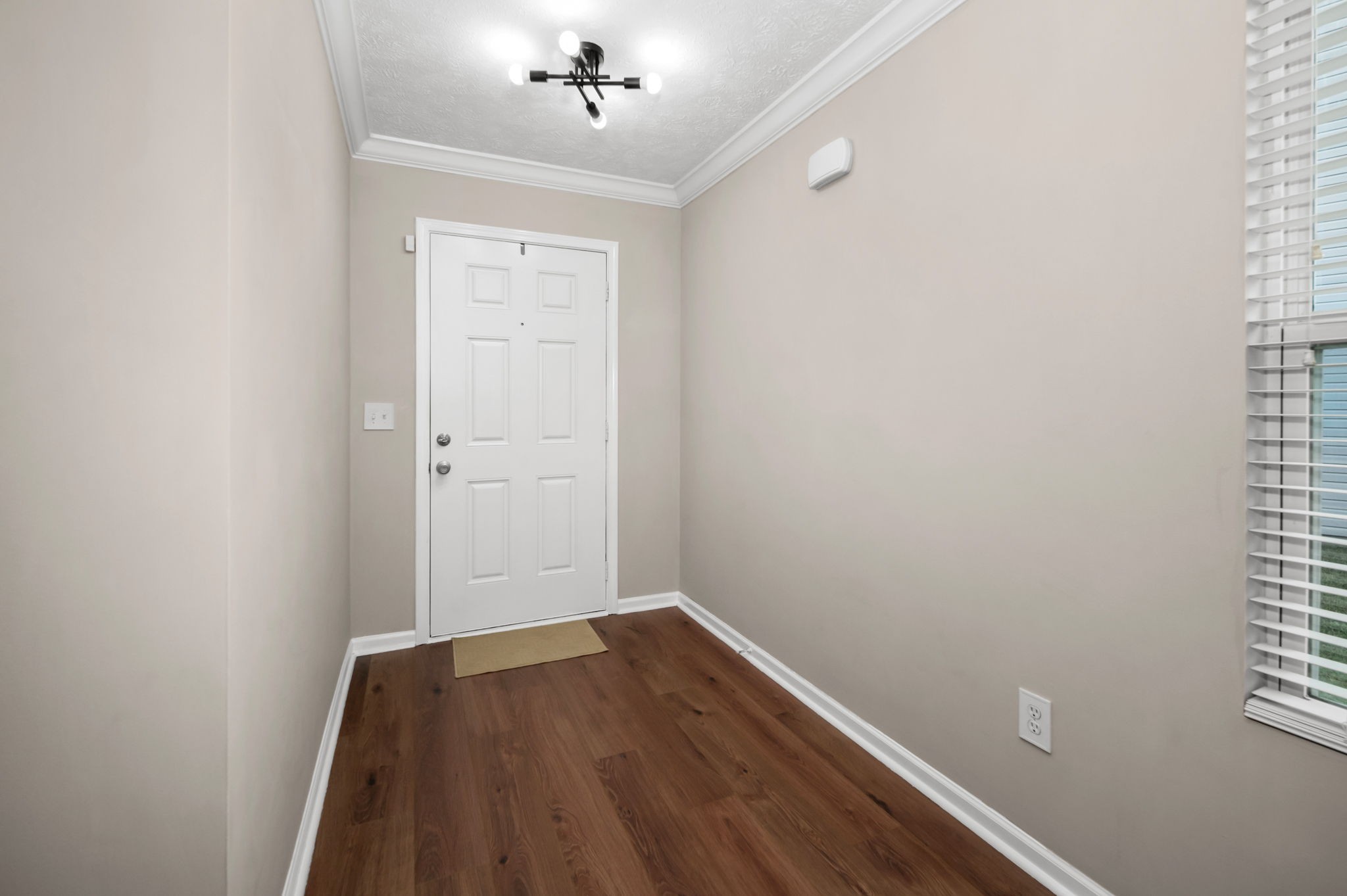 2732 Miranda Dr Property Photo 8