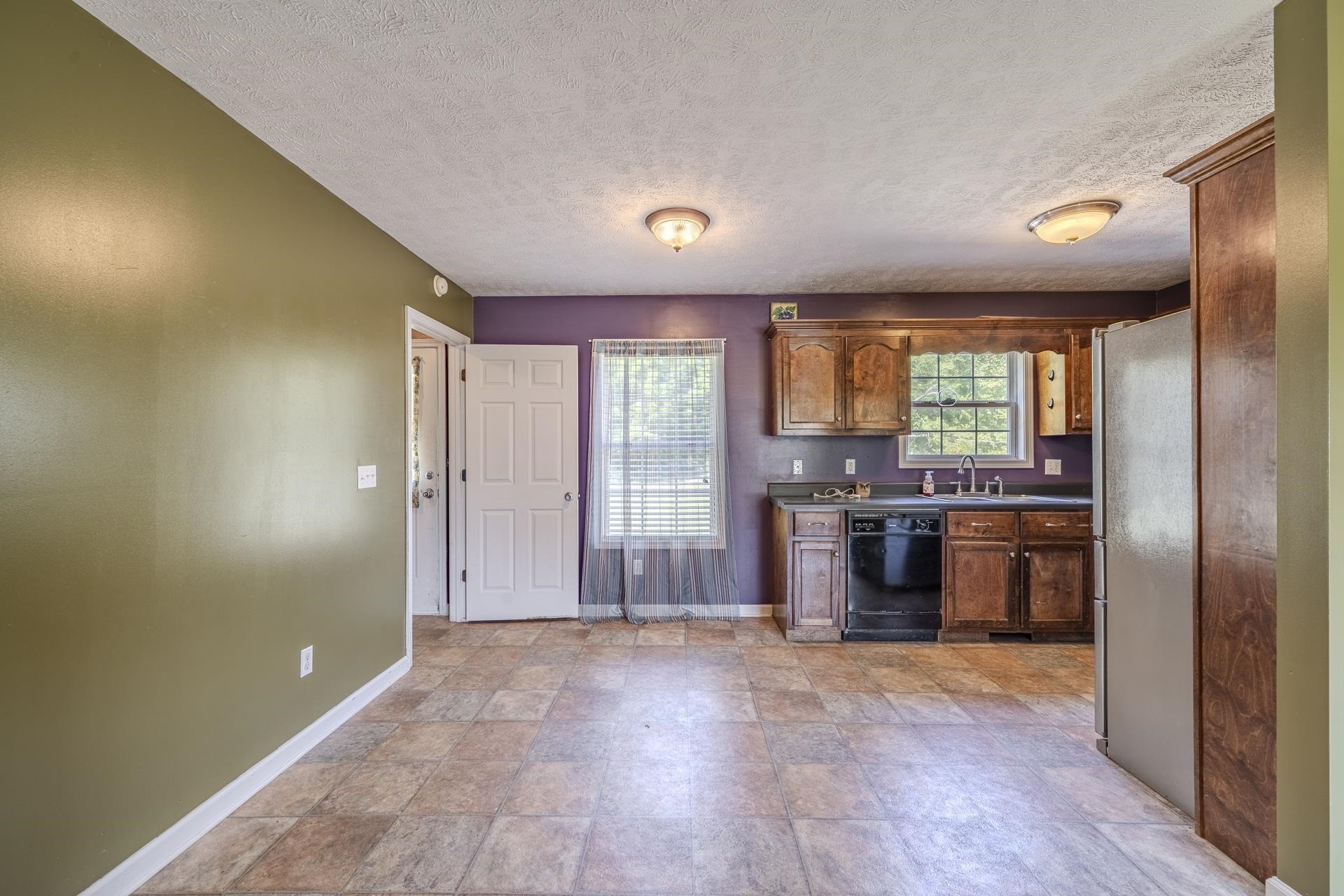 51 Erin Ln Property Photo 5
