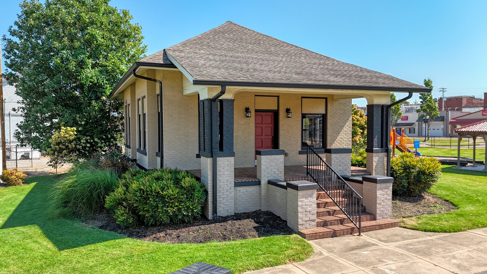 512 Stonewall St, N Property Photo 1
