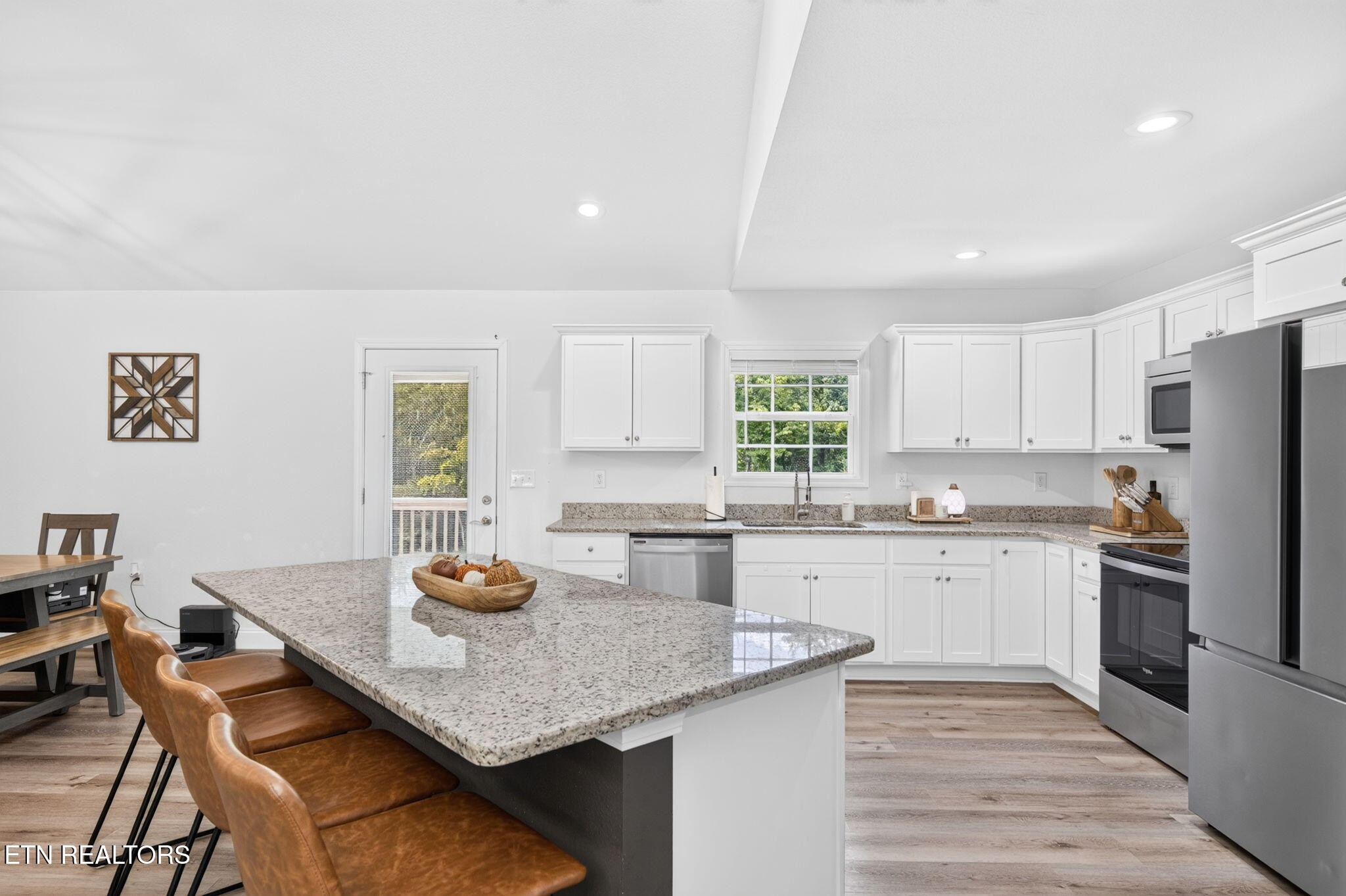 60 Capitol Drive Property Photo 10
