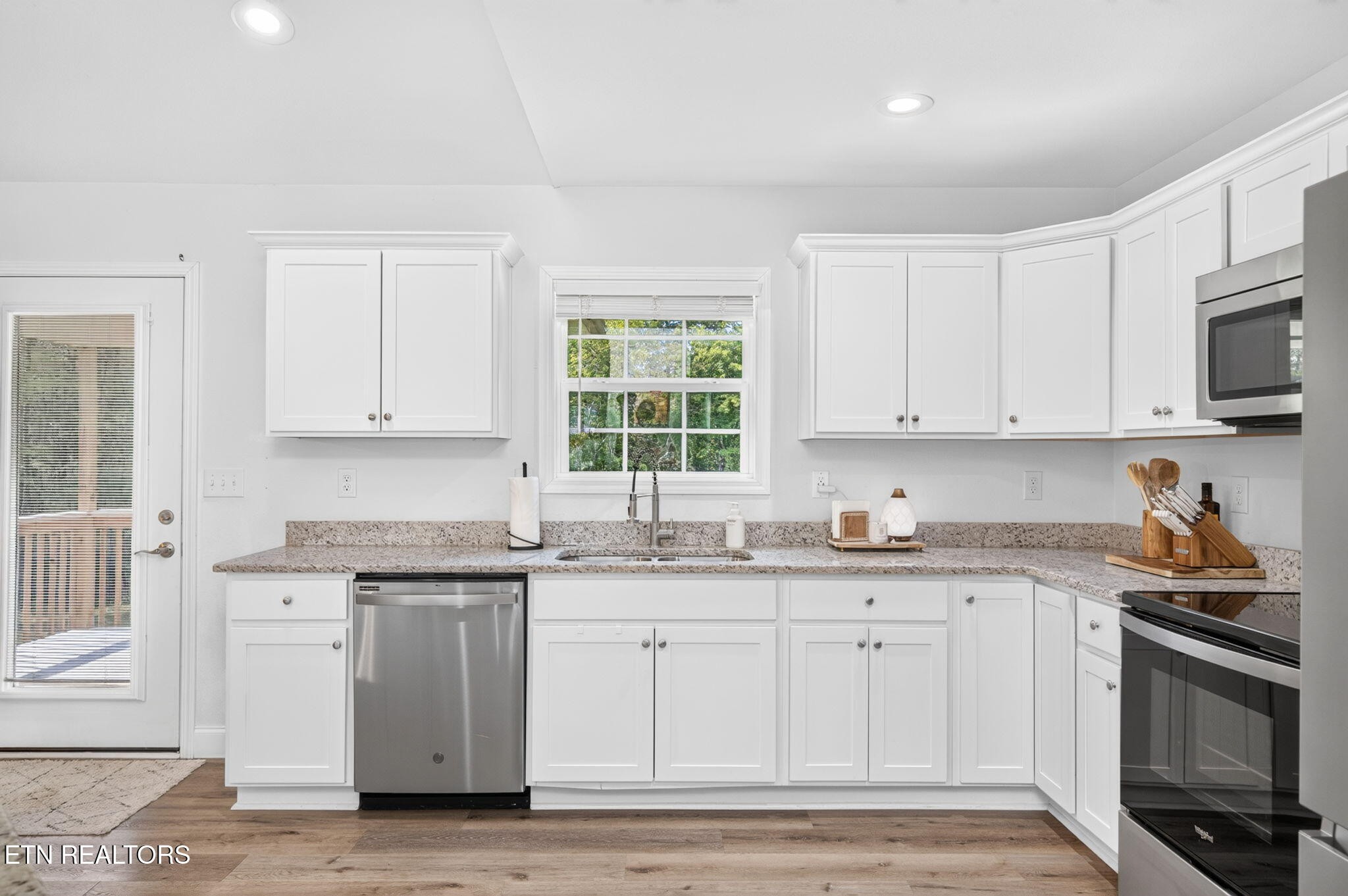 60 Capitol Drive Property Photo 13