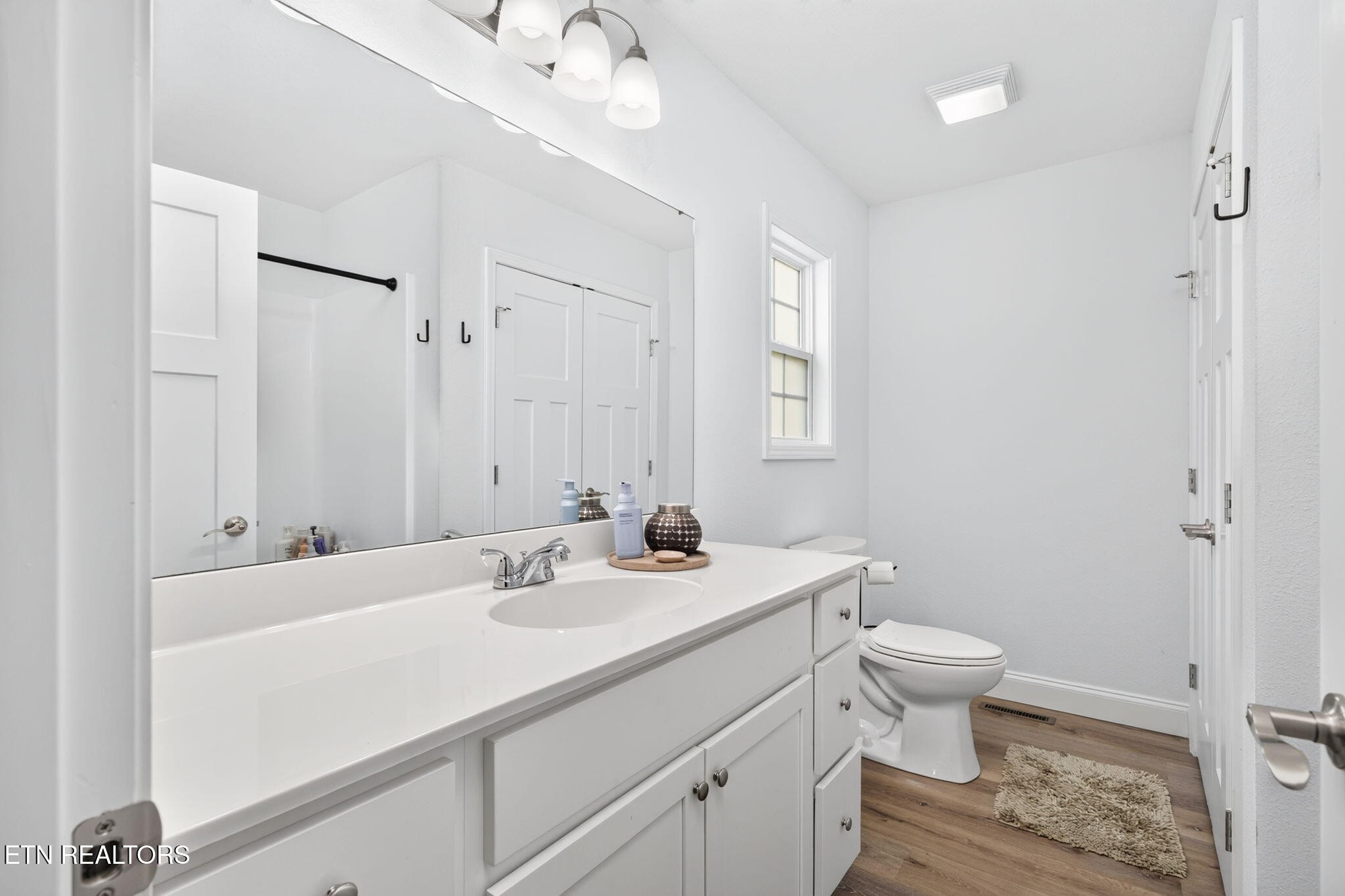 60 Capitol Drive Property Photo 19