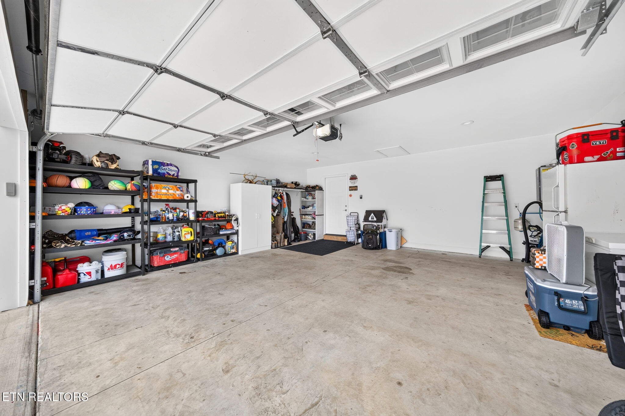 60 Capitol Drive Property Photo 28