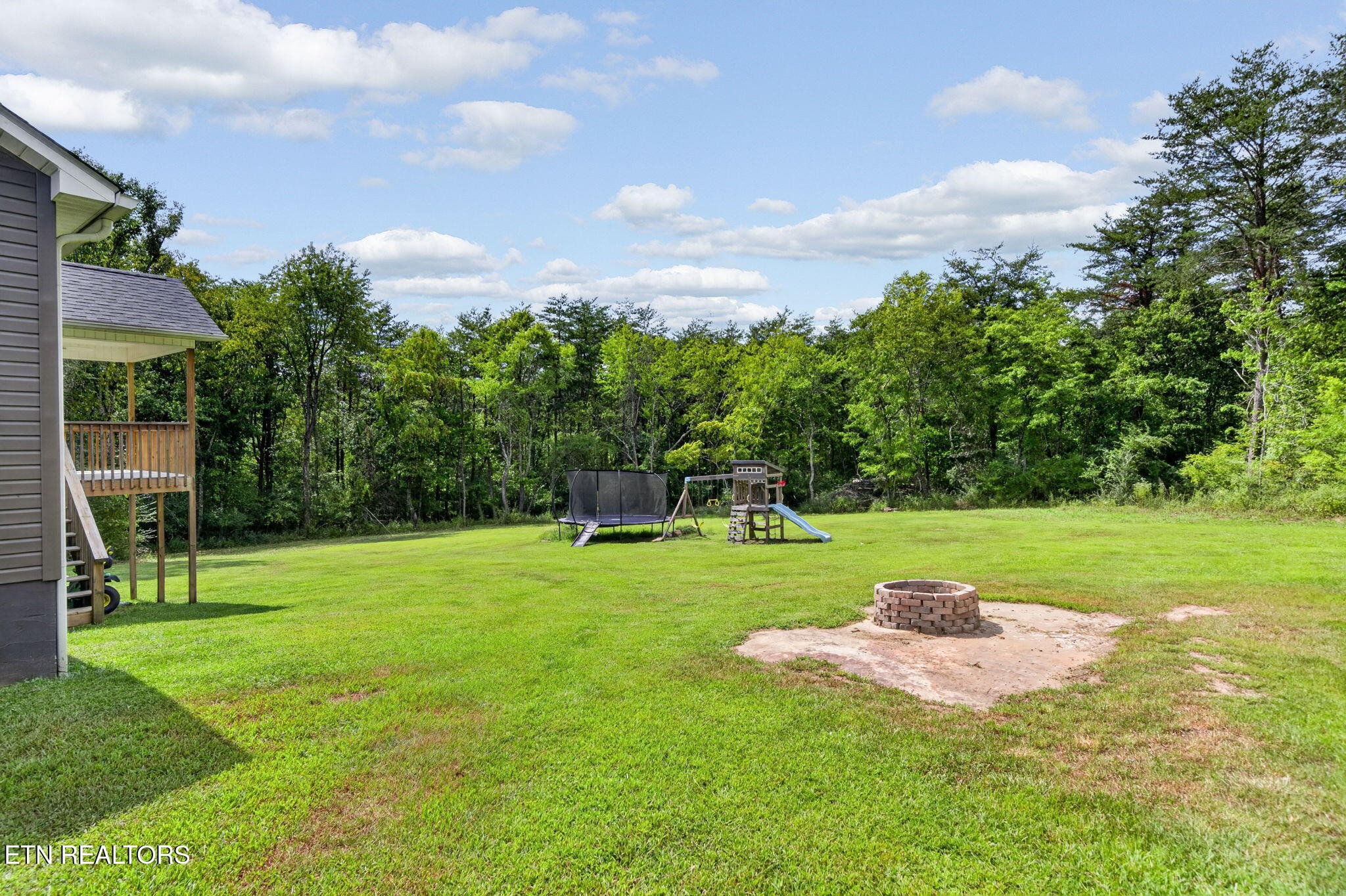 60 Capitol Drive Property Photo 33