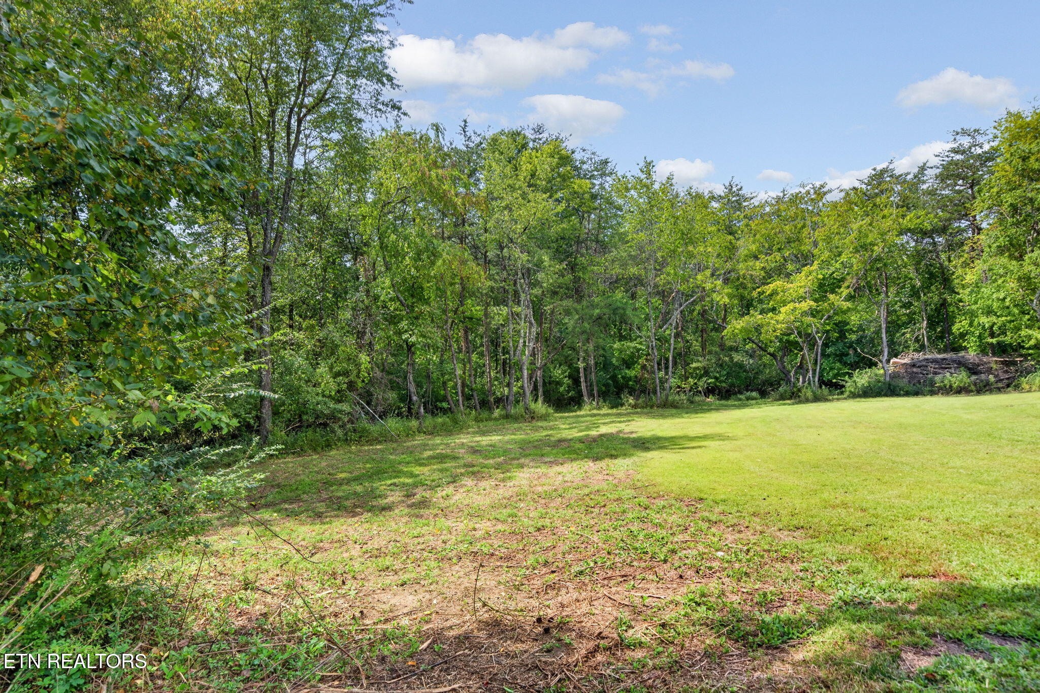 60 Capitol Drive Property Photo 36