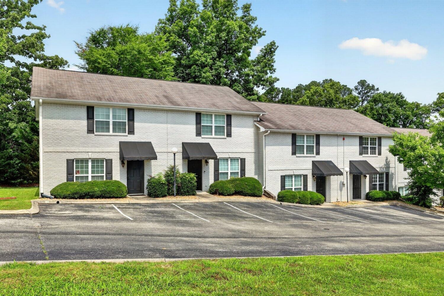 1125 Maple Tree Lane Property Photo 1