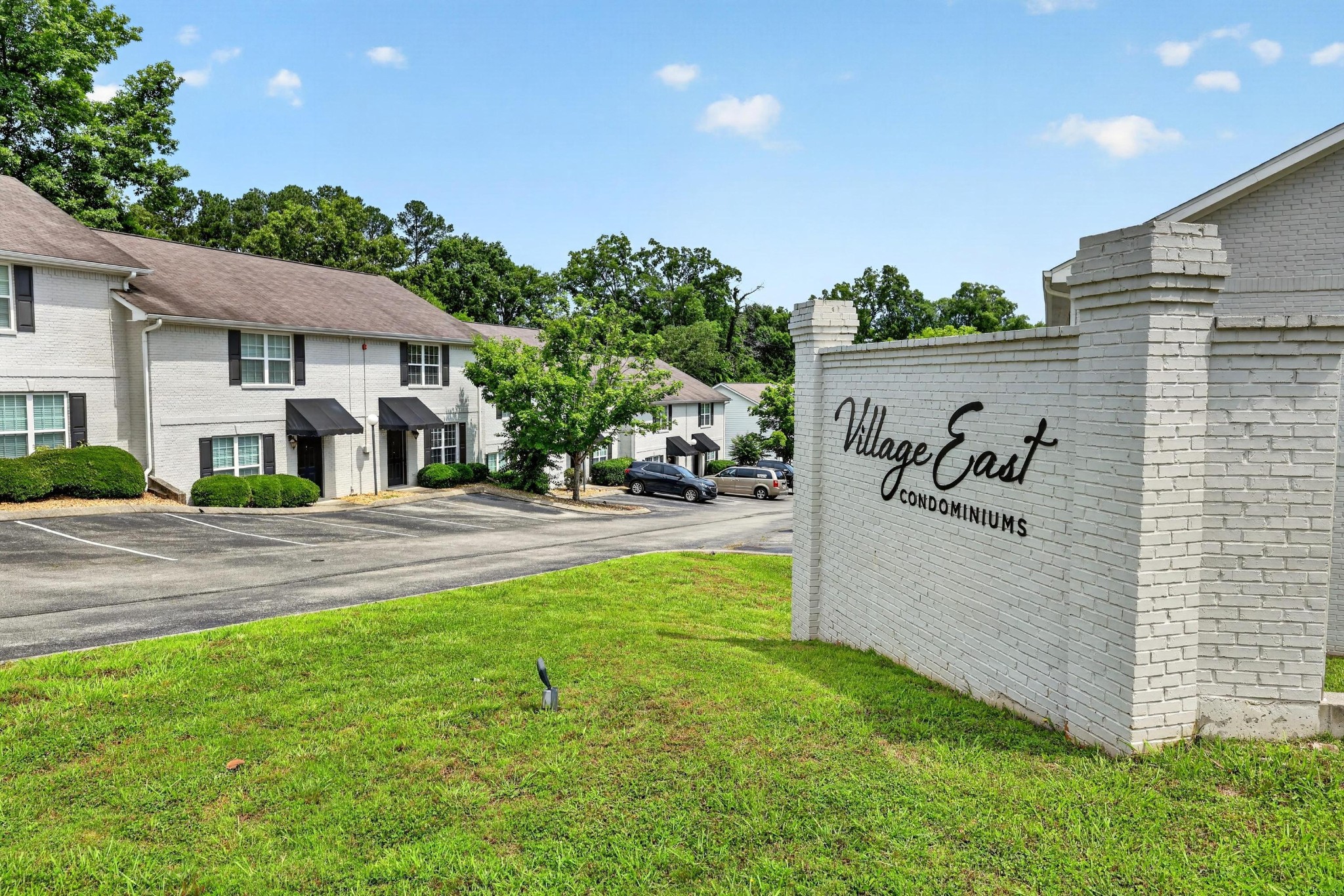 1113 Maple Tree Lane Property Photo 3