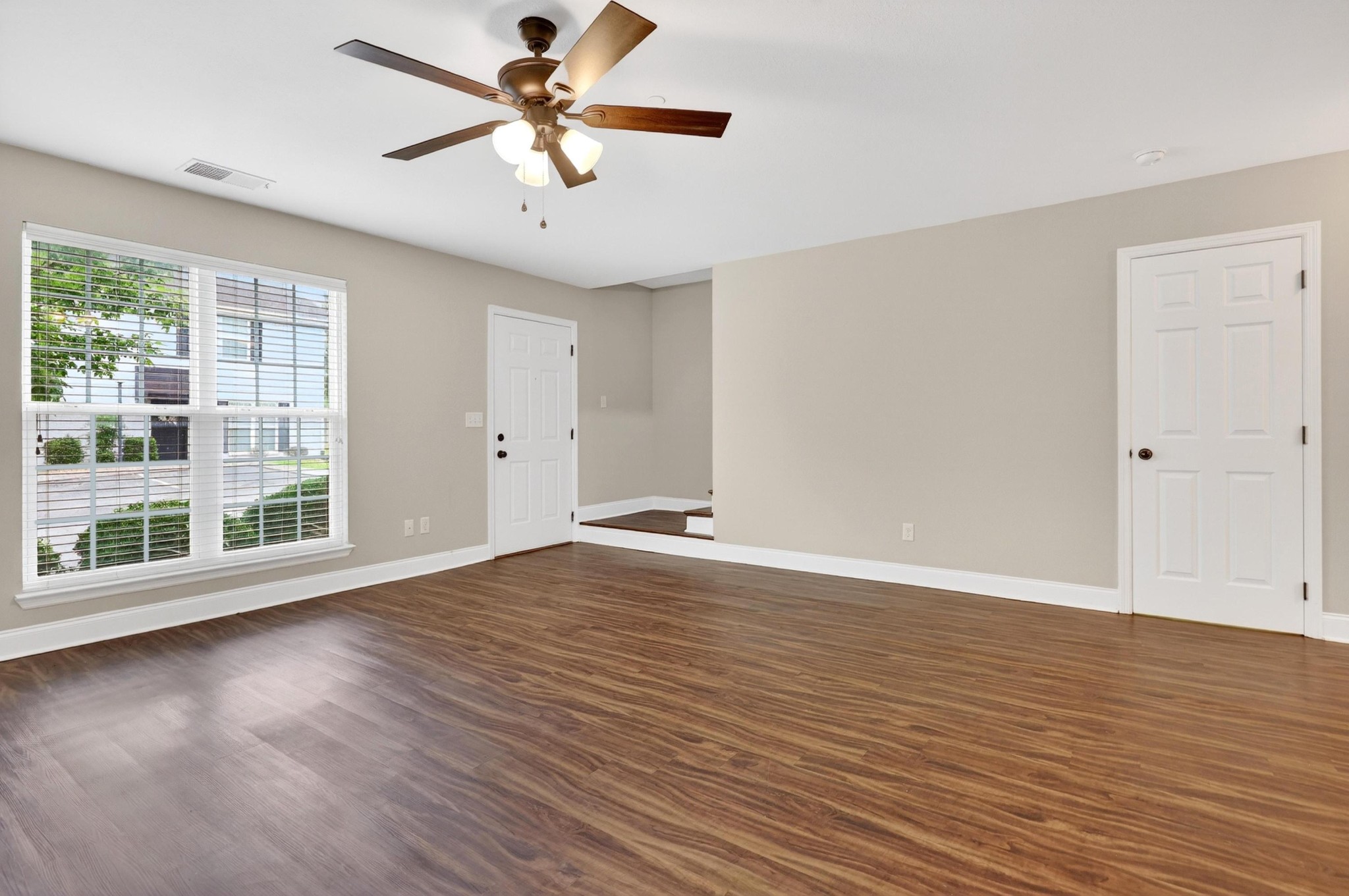 1113 Maple Tree Lane Property Photo 11