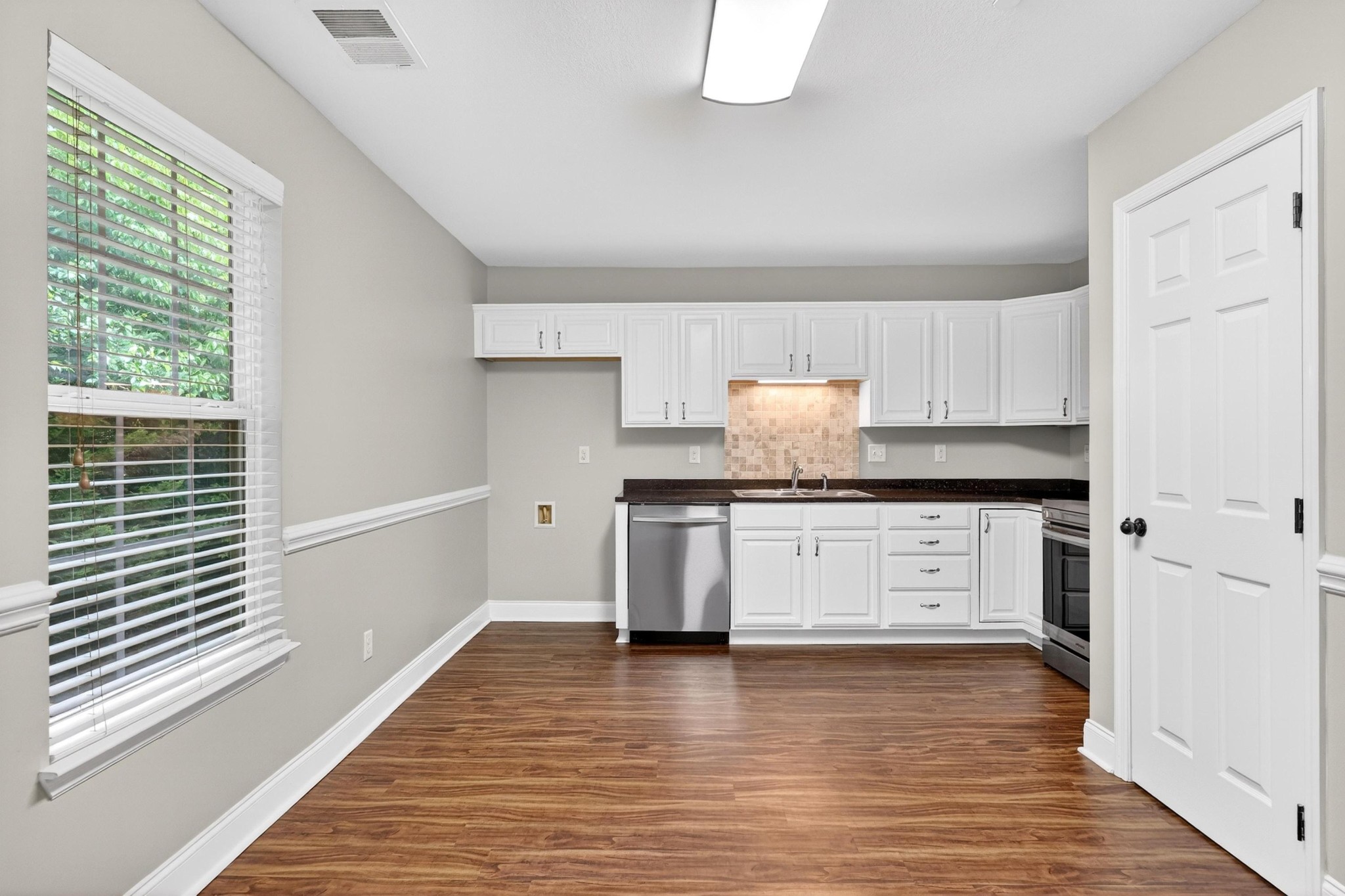 1113 Maple Tree Lane Property Photo 12