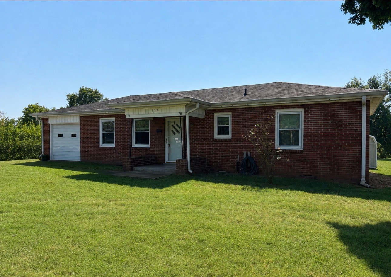 207 Gracy Ave Property Photo 1