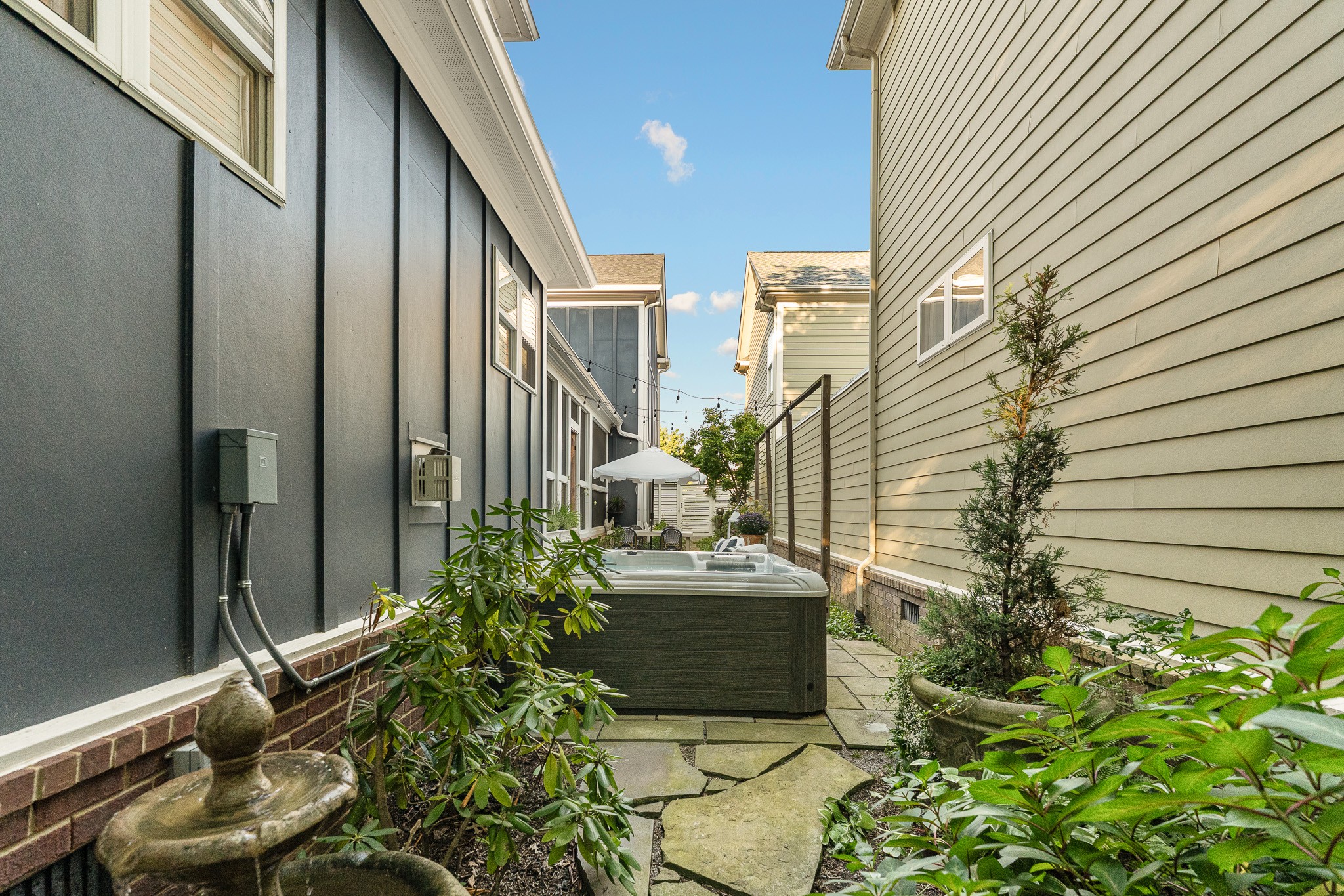 230 Pearl St Property Photo 45