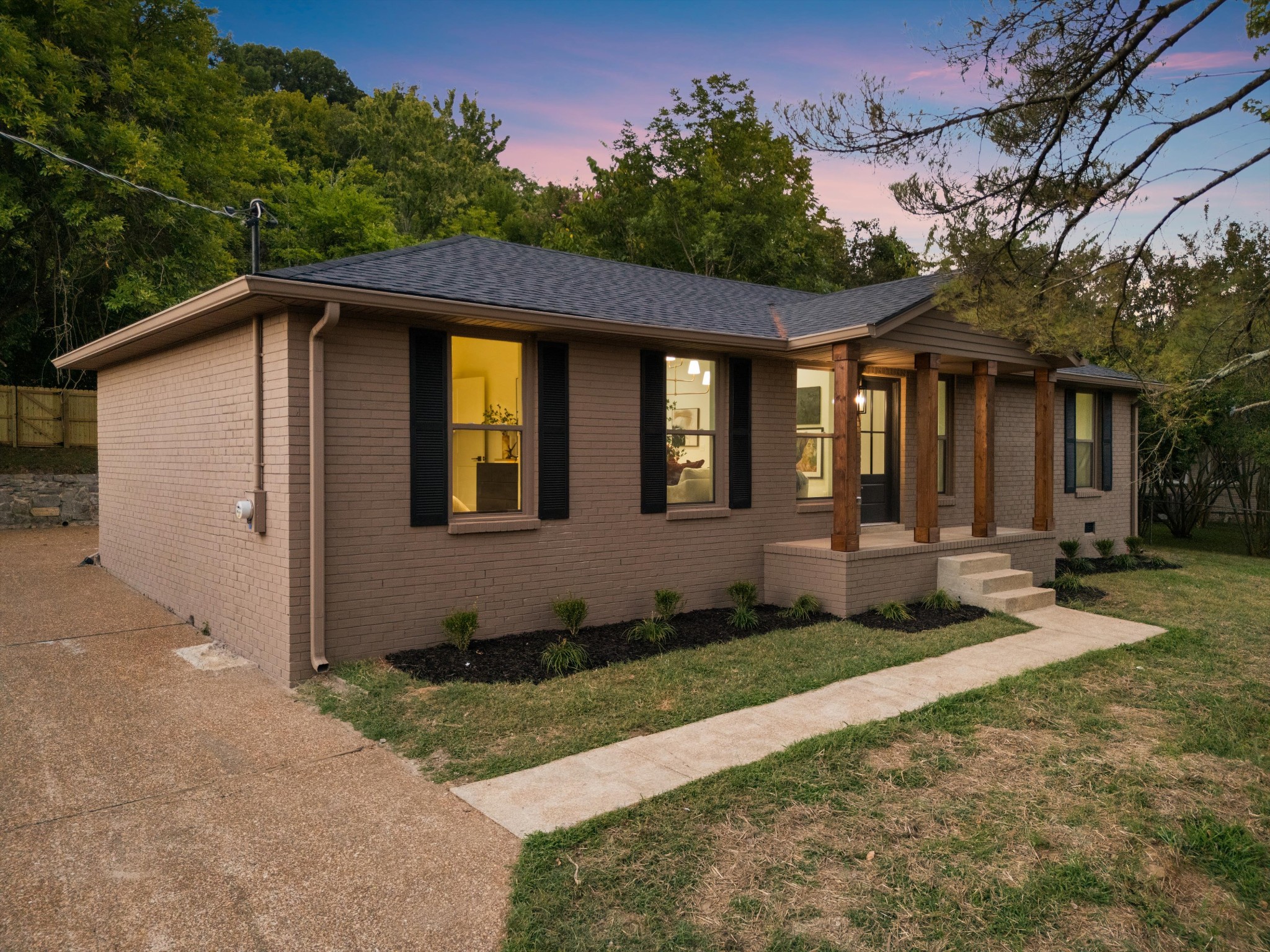 217 New Sawyer Brown Rd Property Photo 2