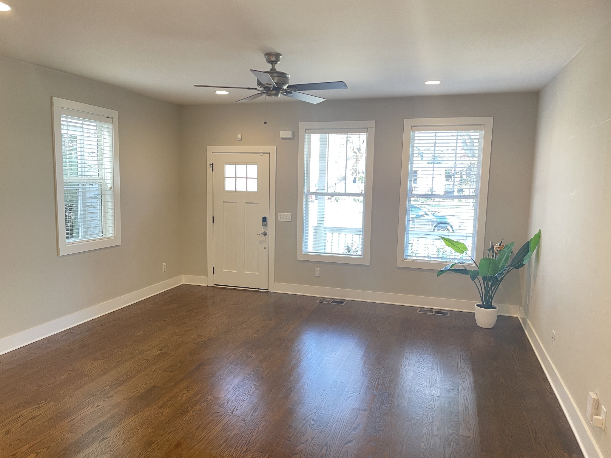 6207 Pennsylvania Ave Property Photo 6