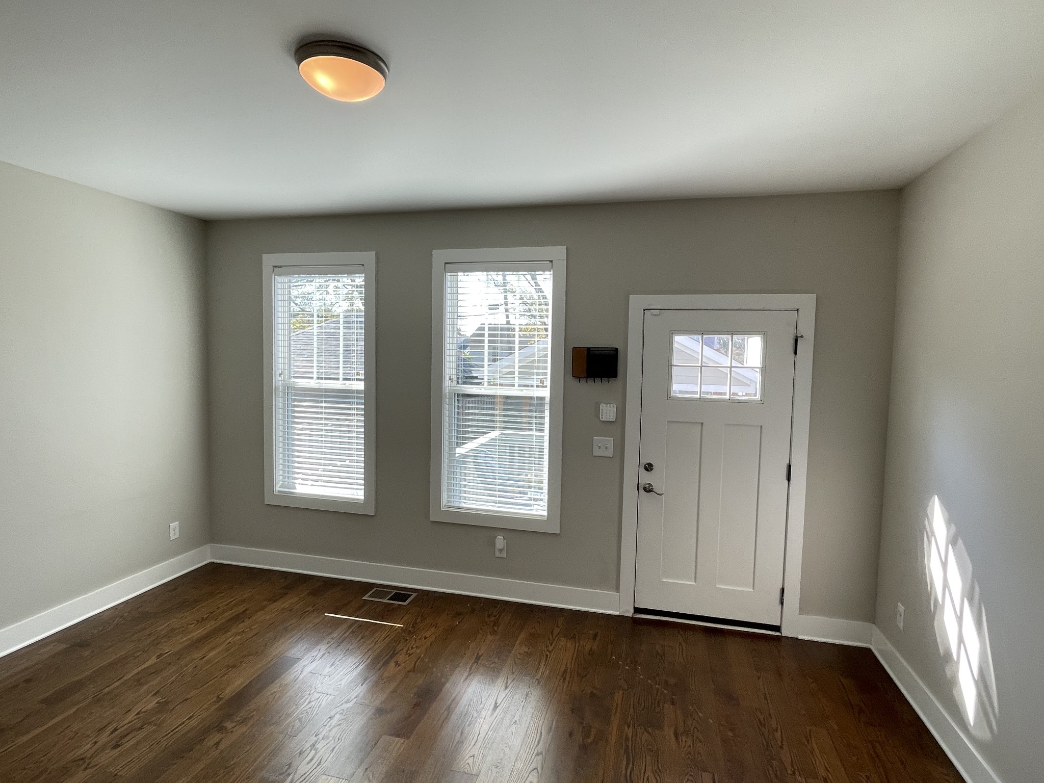 6207 Pennsylvania Ave Property Photo 15