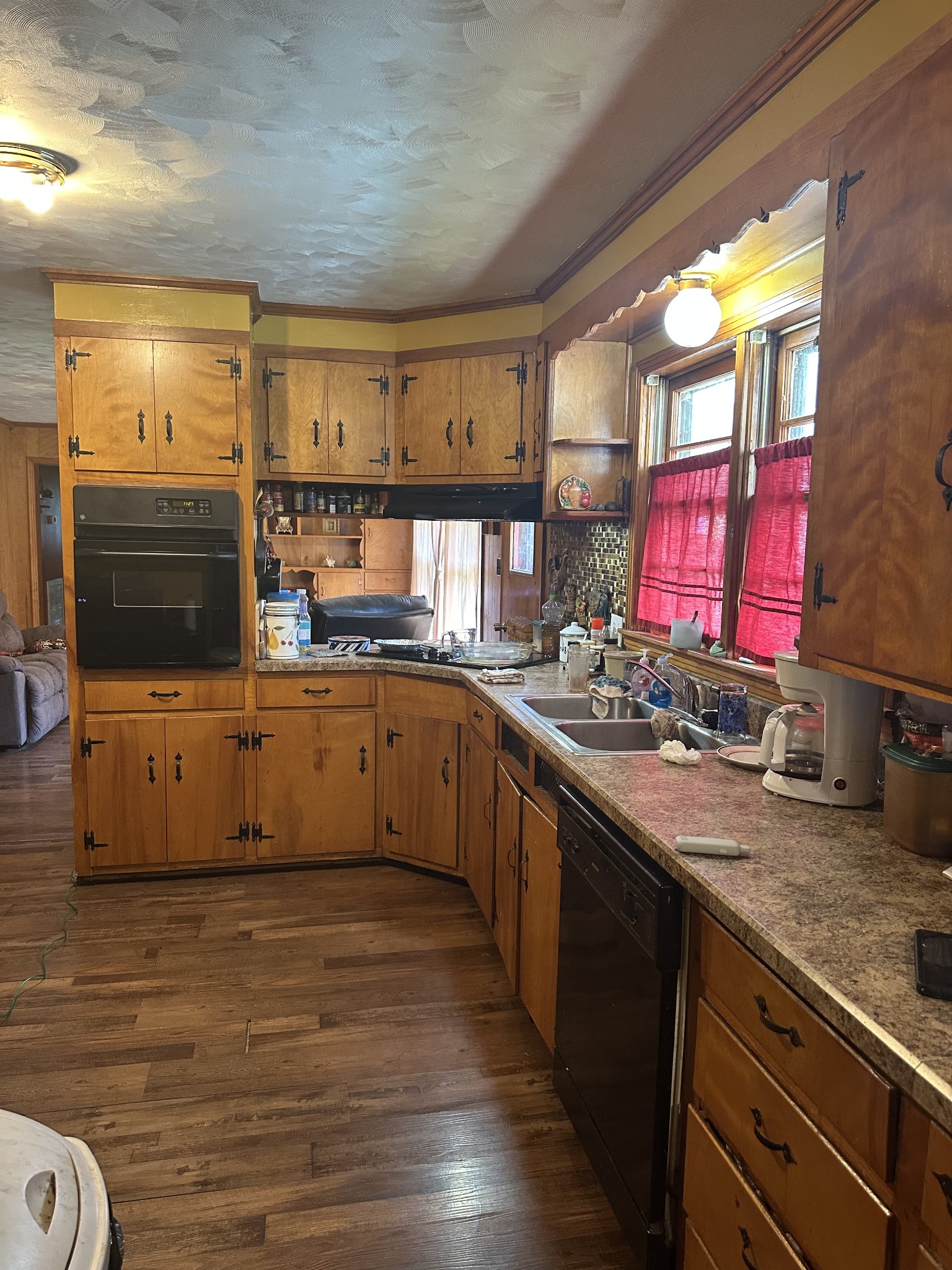 16572 Highway 211 Property Photo 13