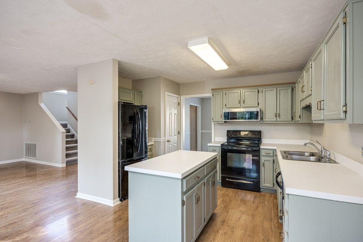 305 Roundhill Cv Property Photo 6