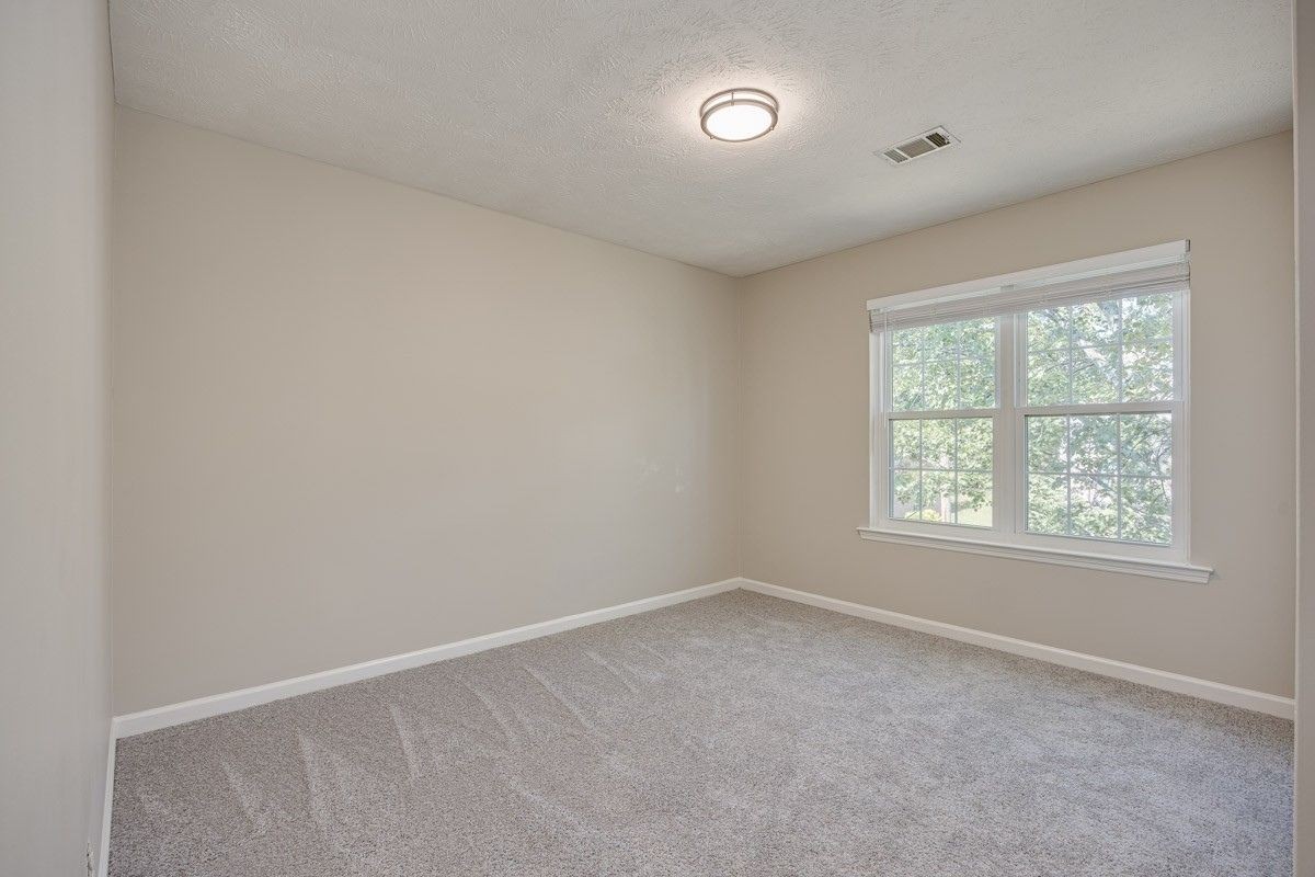 305 Roundhill Cv Property Photo 16