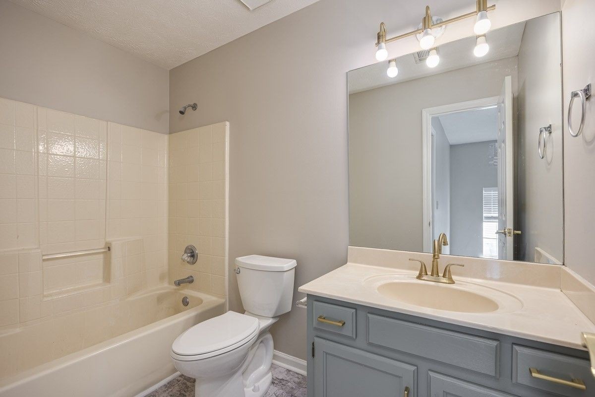 305 Roundhill Cv Property Photo 19