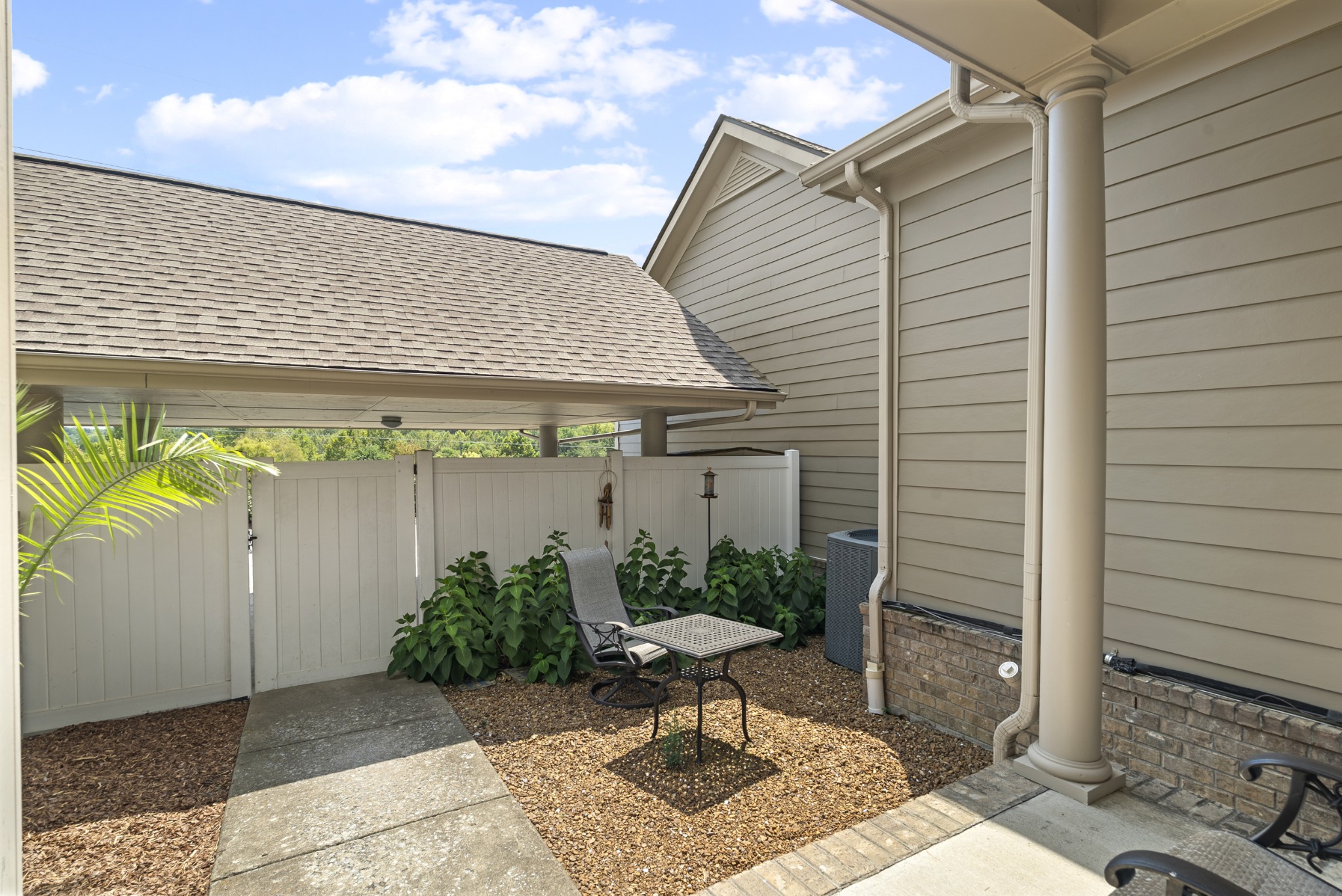 1438 Burnside Dr Property Photo 17