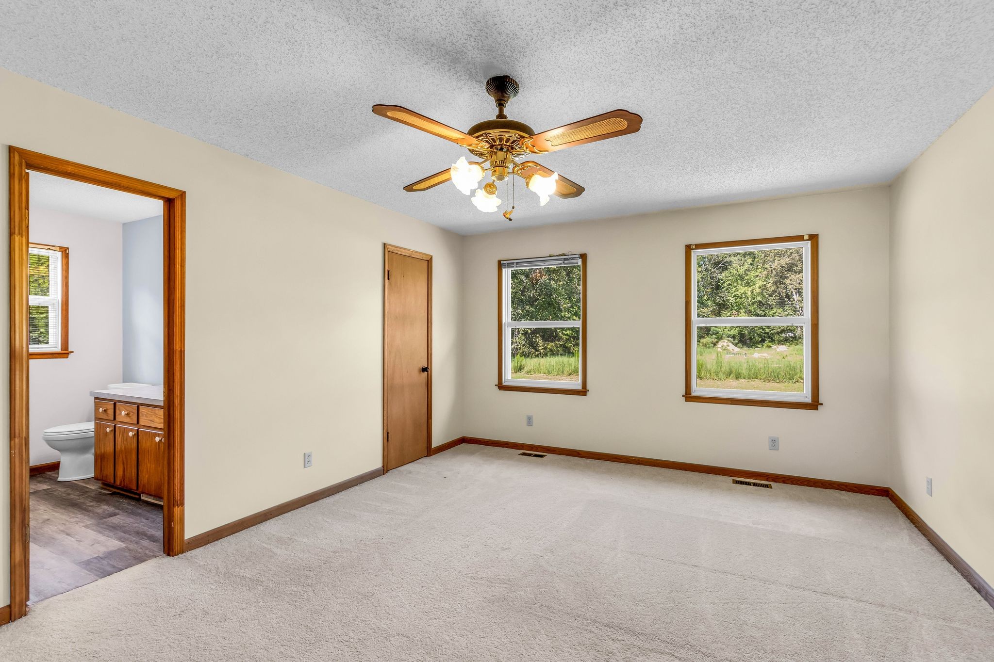 320 Ridgewood Dr Property Photo 12