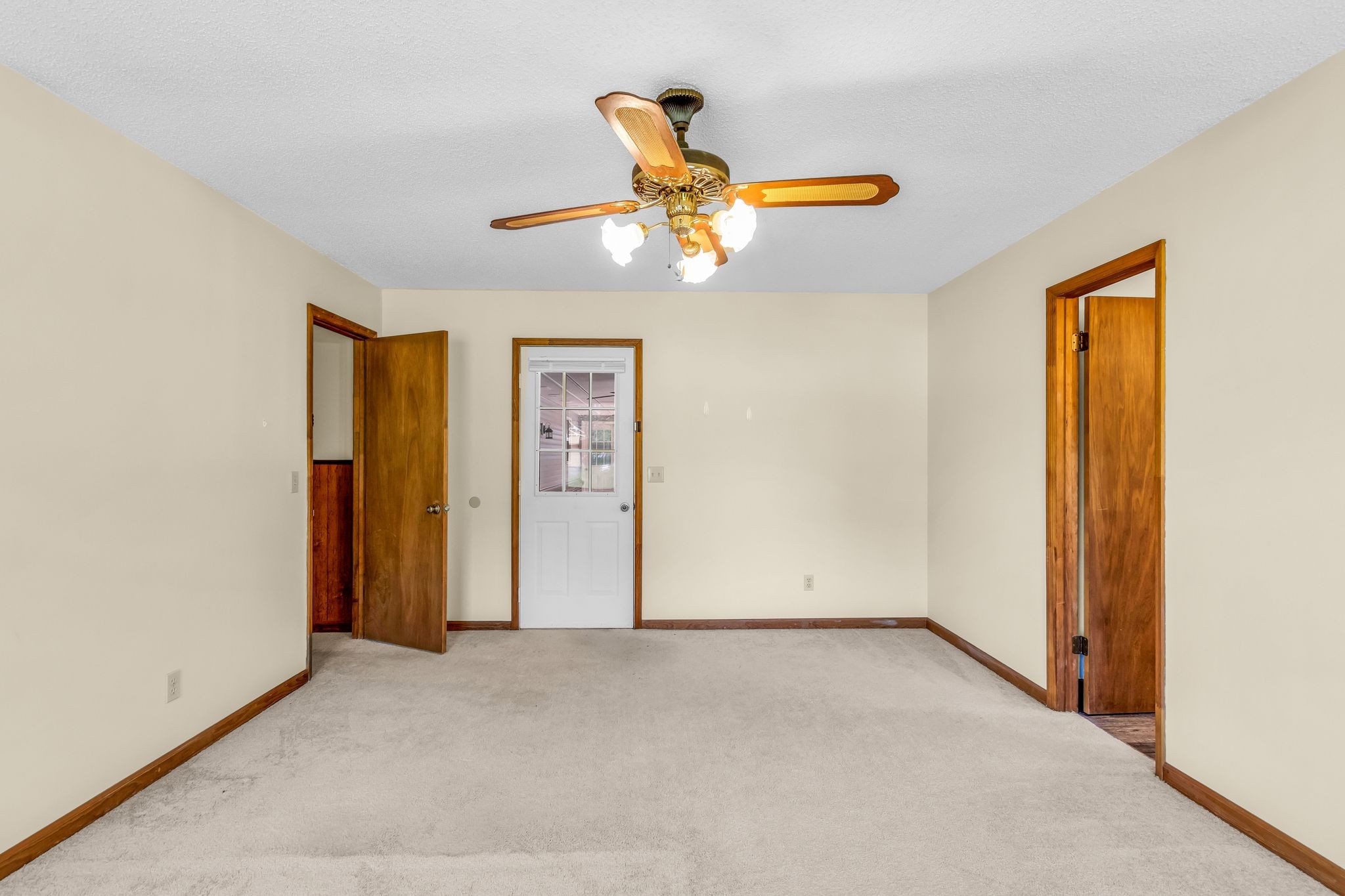 320 Ridgewood Dr Property Photo 13