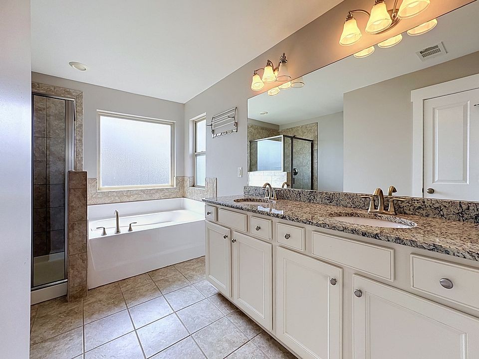 2776 Americus Dr Property Photo 29