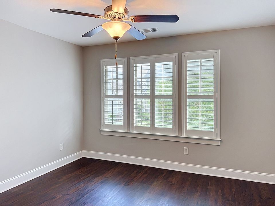 2776 Americus Dr Property Photo 32