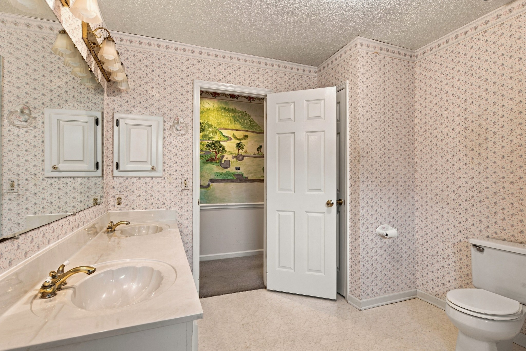 310 Westchester Ct Property Photo 24