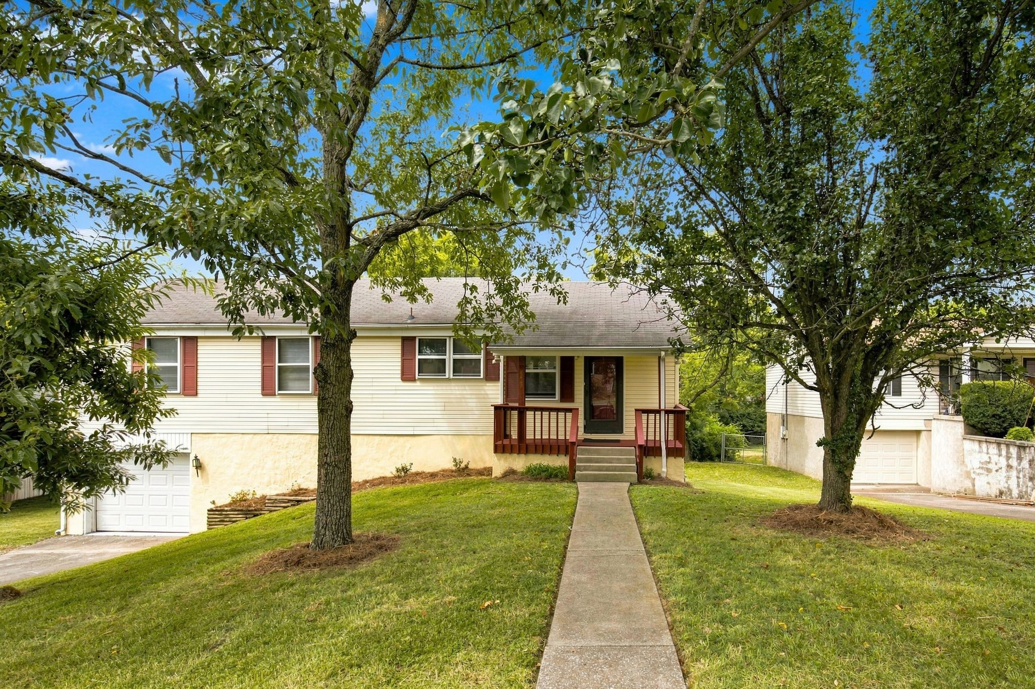 2825 Airwood Dr Property Photo 1