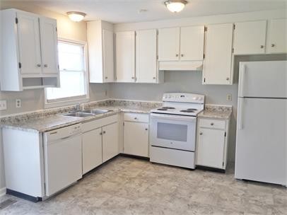 1515 Rogers Cir Property Photo 7