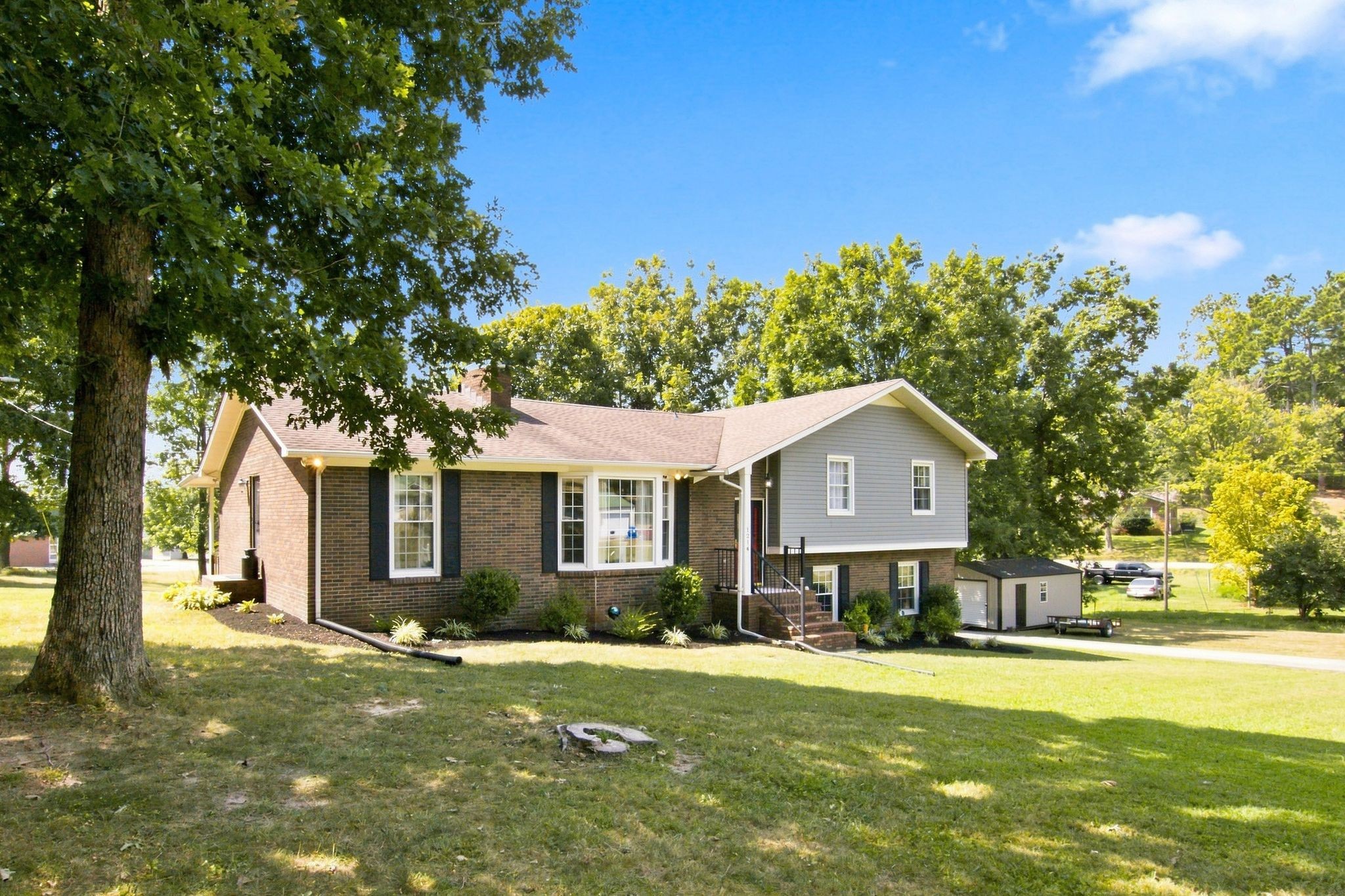 1214 Rainbow Cir Property Photo 4