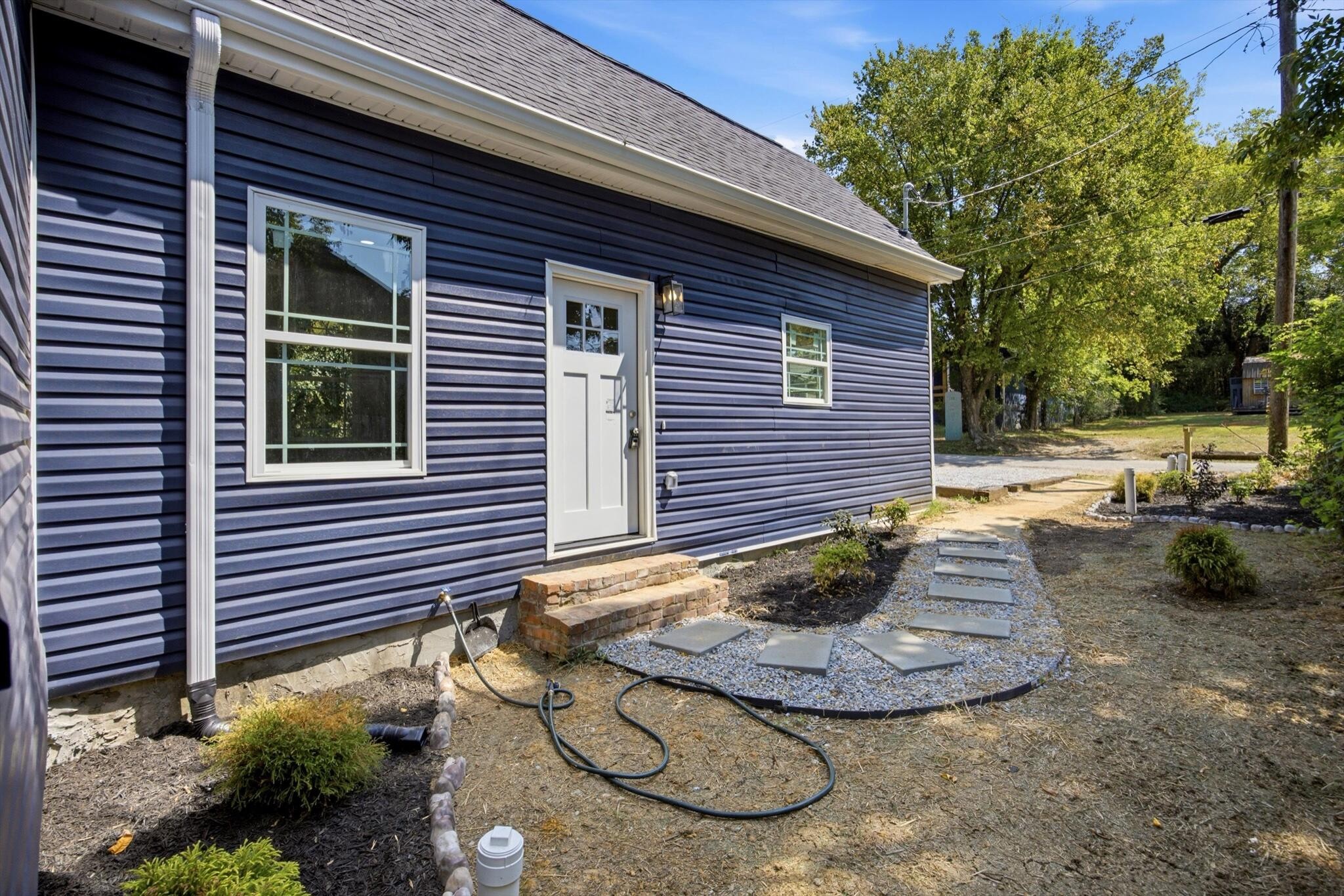 1711 Stanfiel Street Property Photo 2