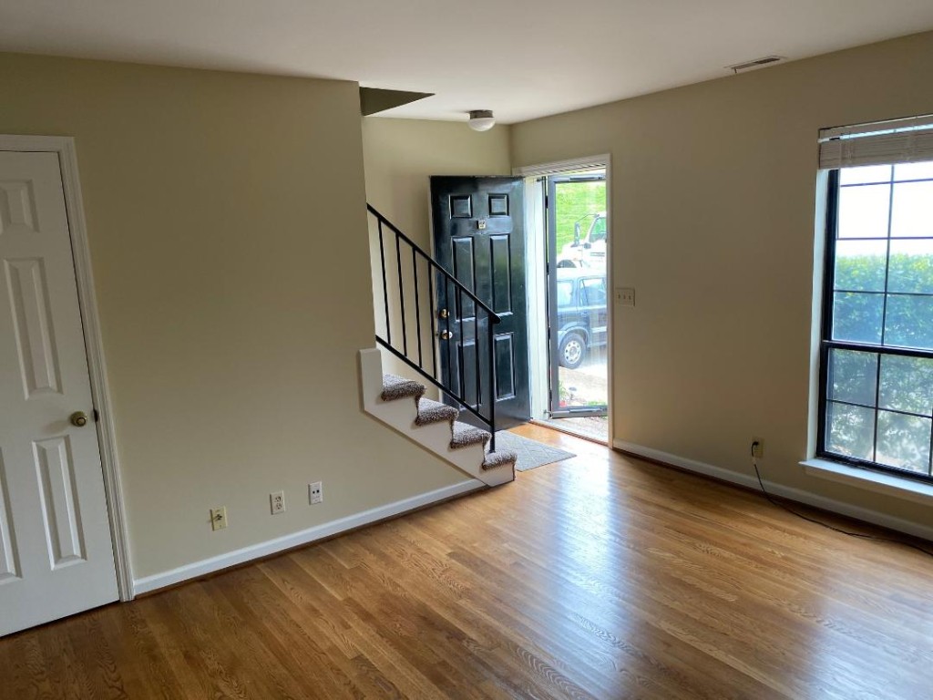 704 Fox Ridge Dr Property Photo 1