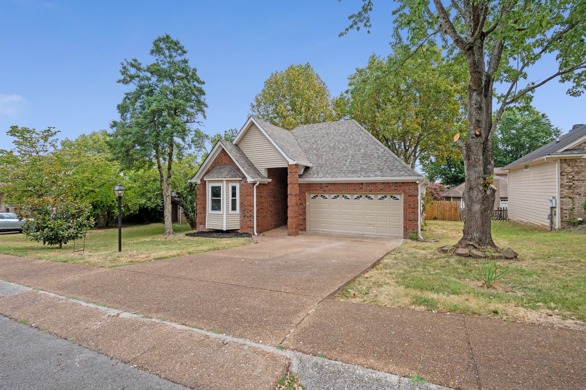 2760 Fleet Dr Property Photo 4
