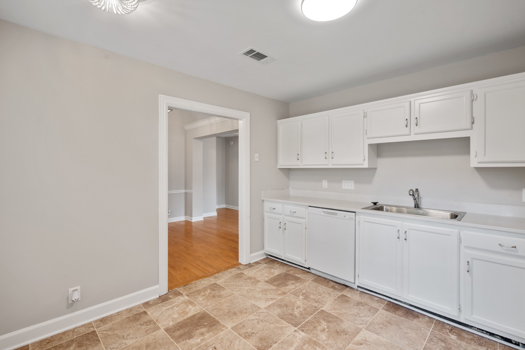 2760 Fleet Dr Property Photo 16