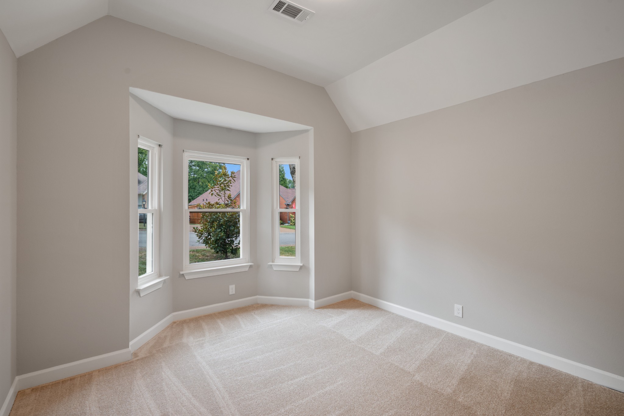 2760 Fleet Dr Property Photo 19
