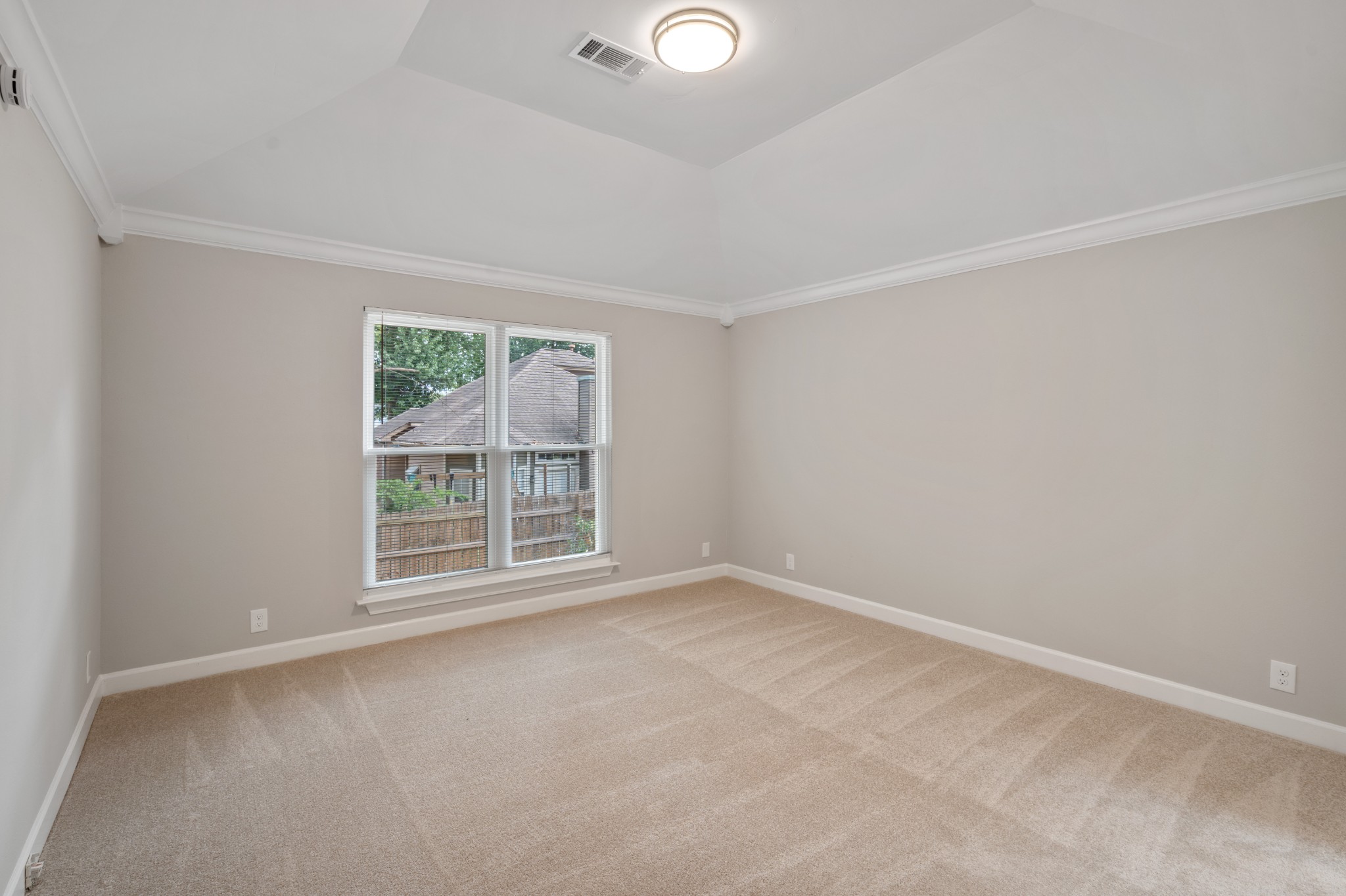 2760 Fleet Dr Property Photo 25