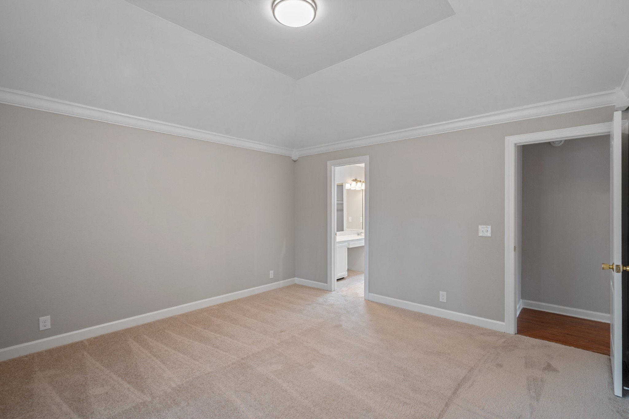 2760 Fleet Dr Property Photo 27