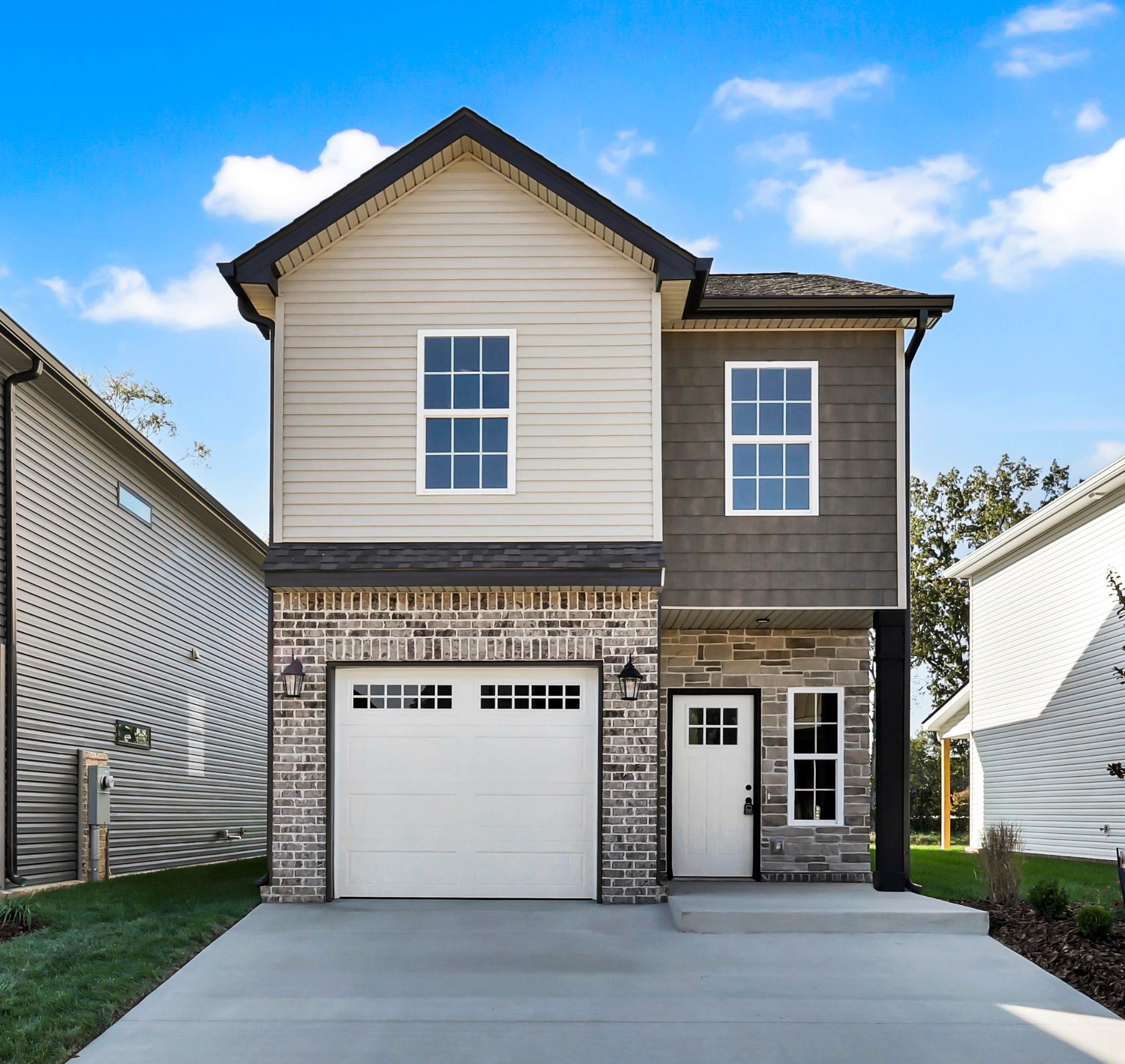548 Charleston Cove Way Property Photo 1