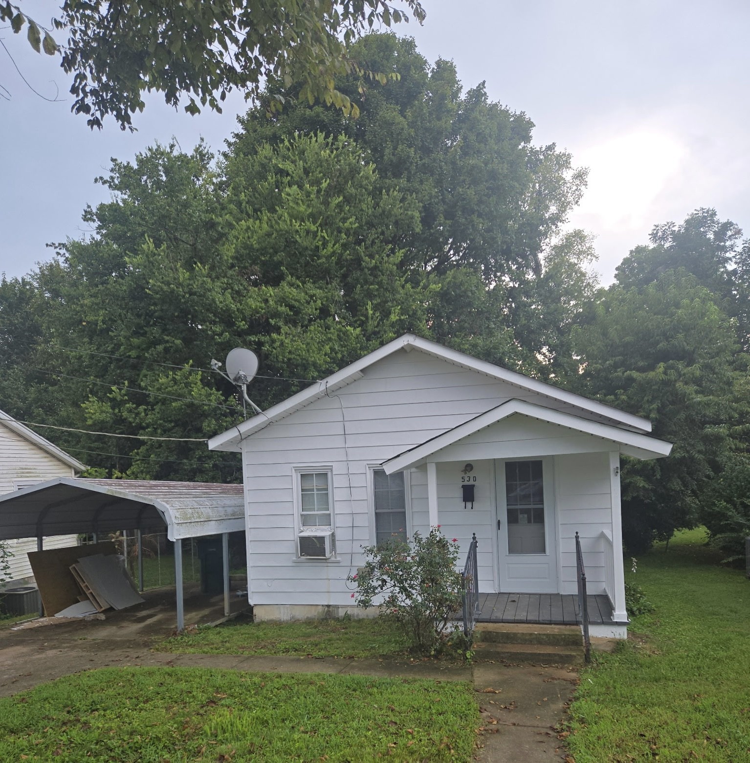 530 S Rhodes St Property Photo 1